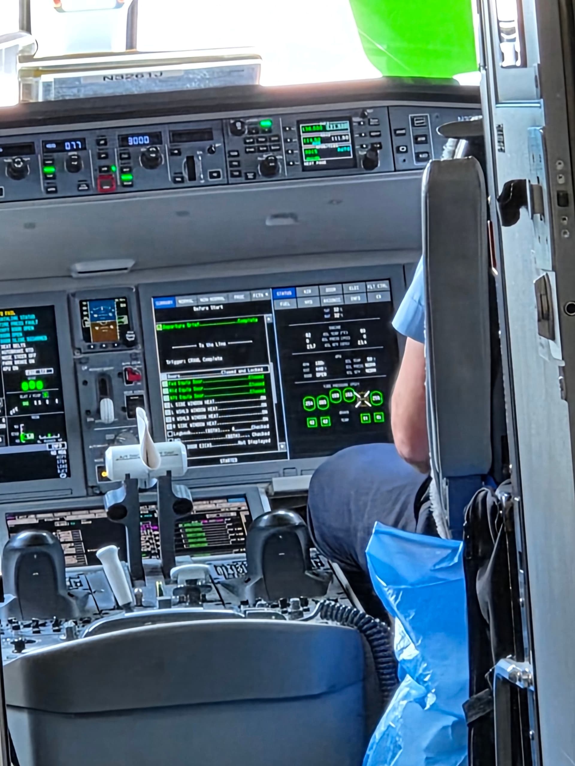 N3261J — Airbus A220-100 at JFK