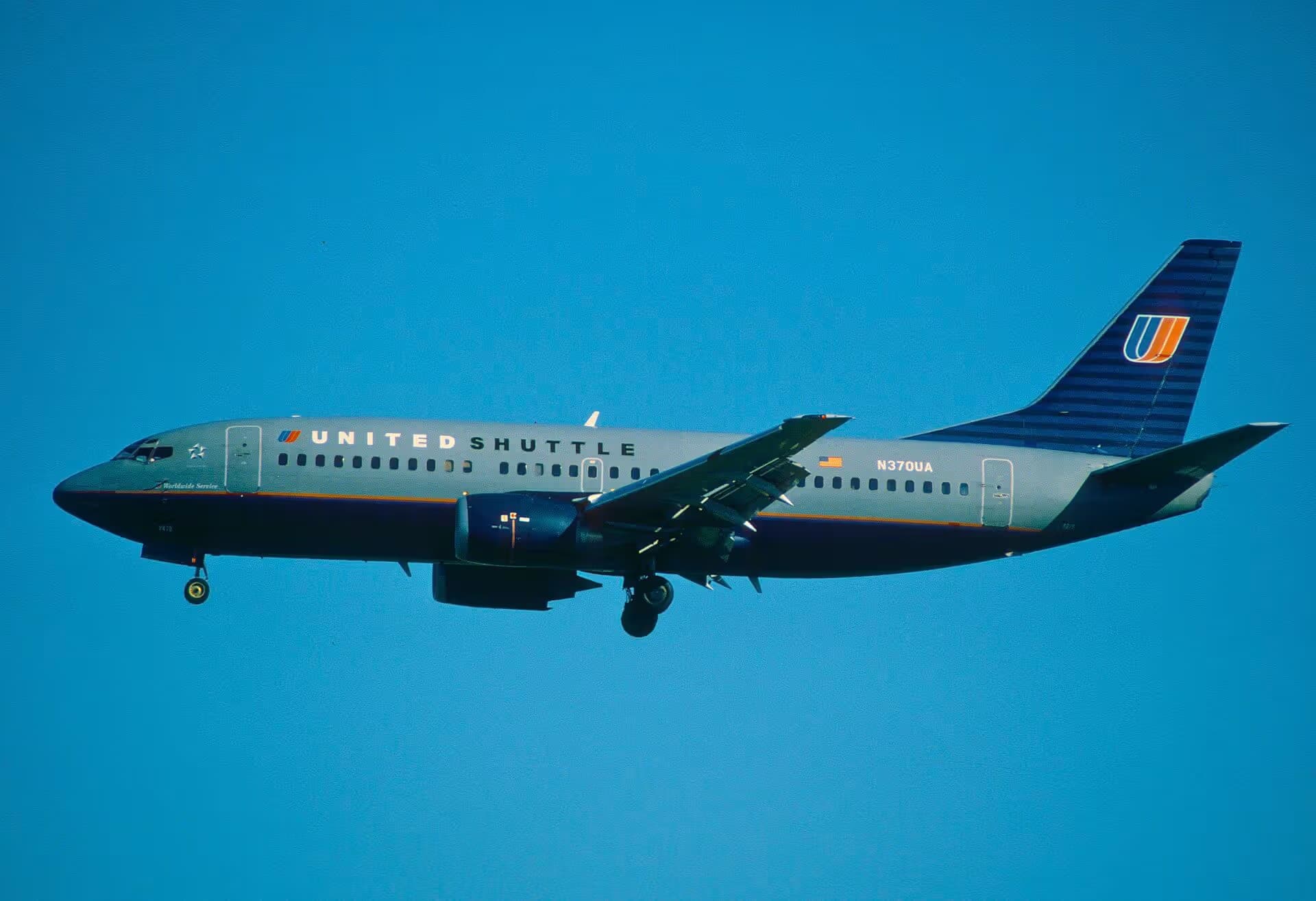 N370UA — Twin-engine aircraft