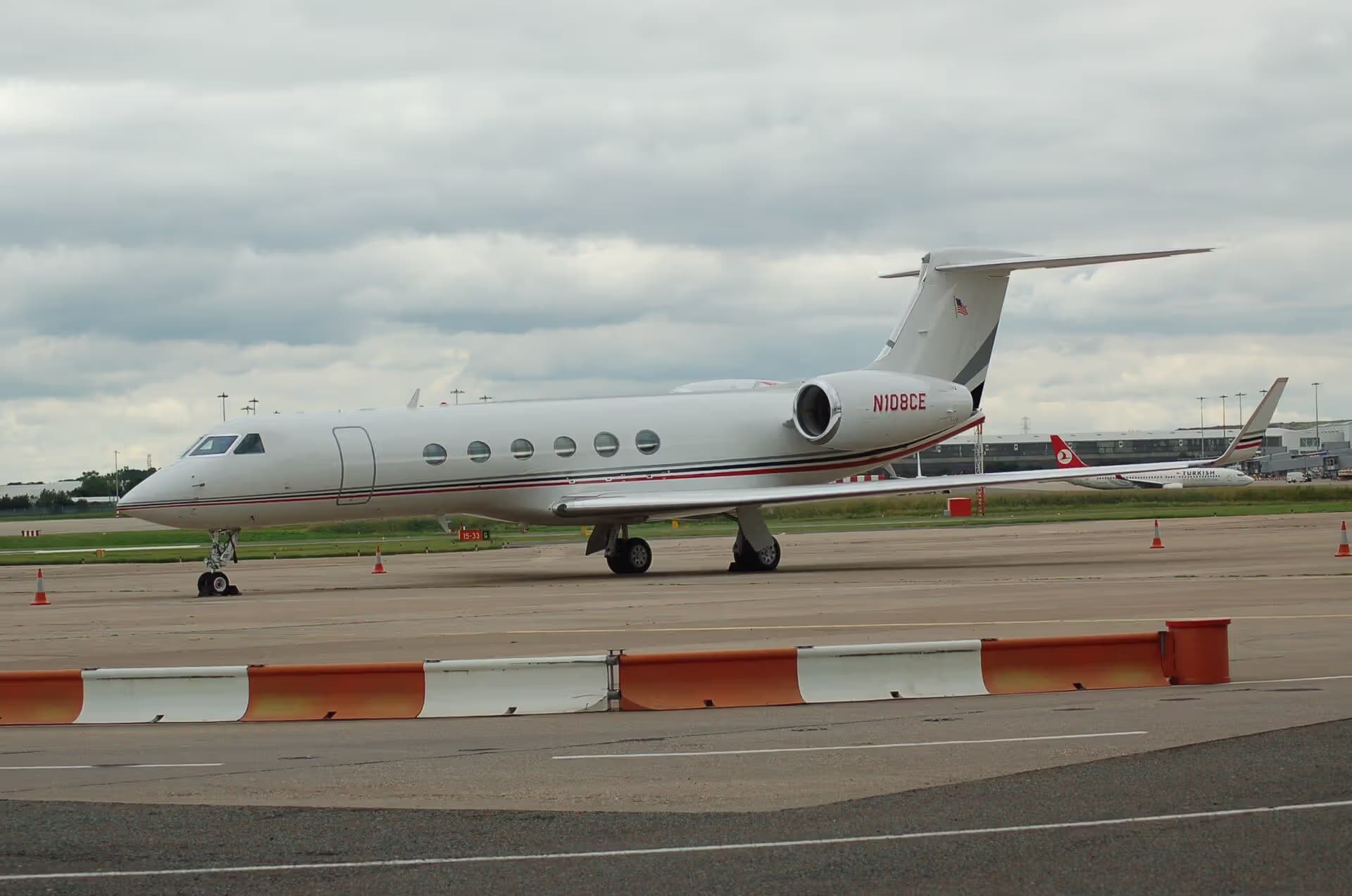 N108CE — Business jet