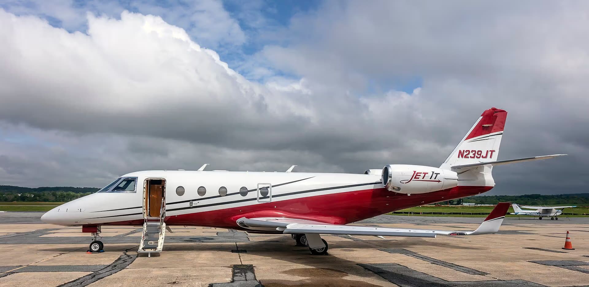 N239JT — Business jet