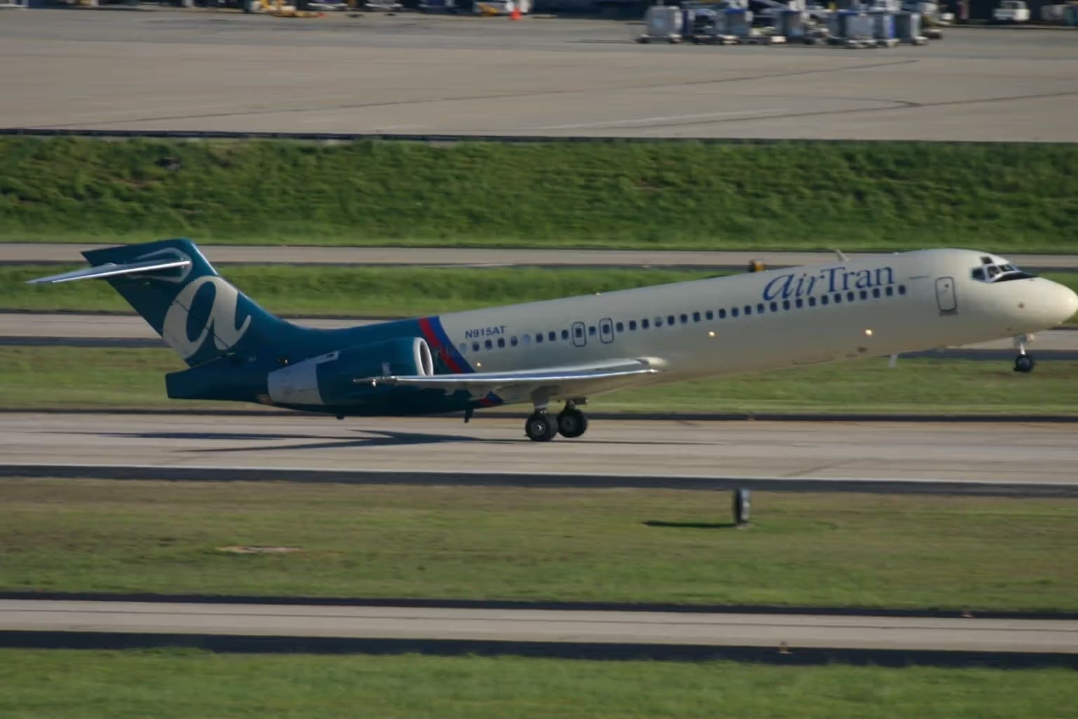 N915AT — Boeing
