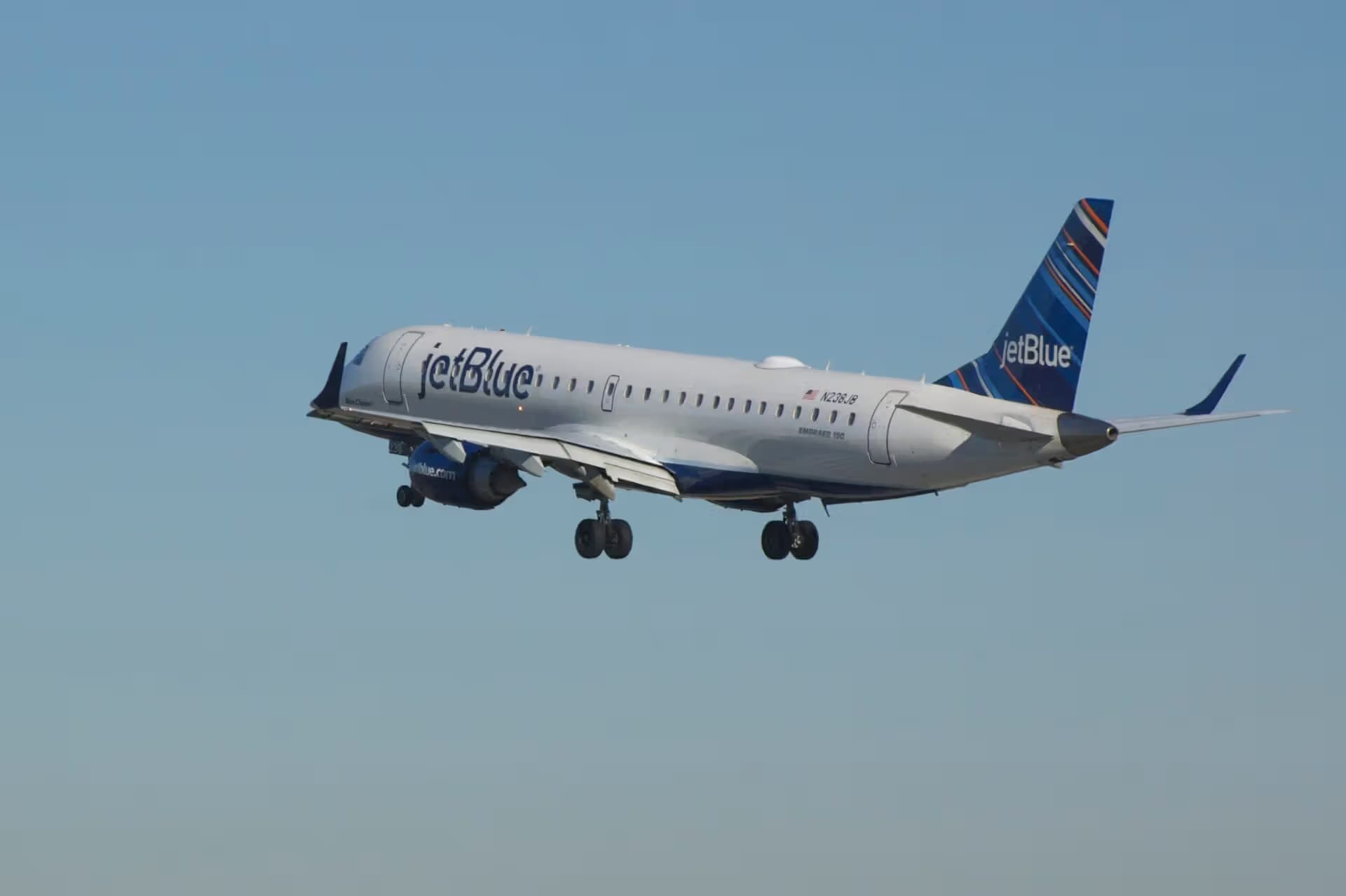 N238JB — Embraer