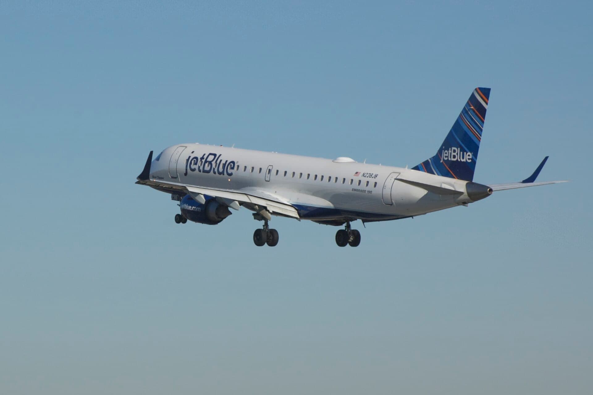 N238JB — Embraer