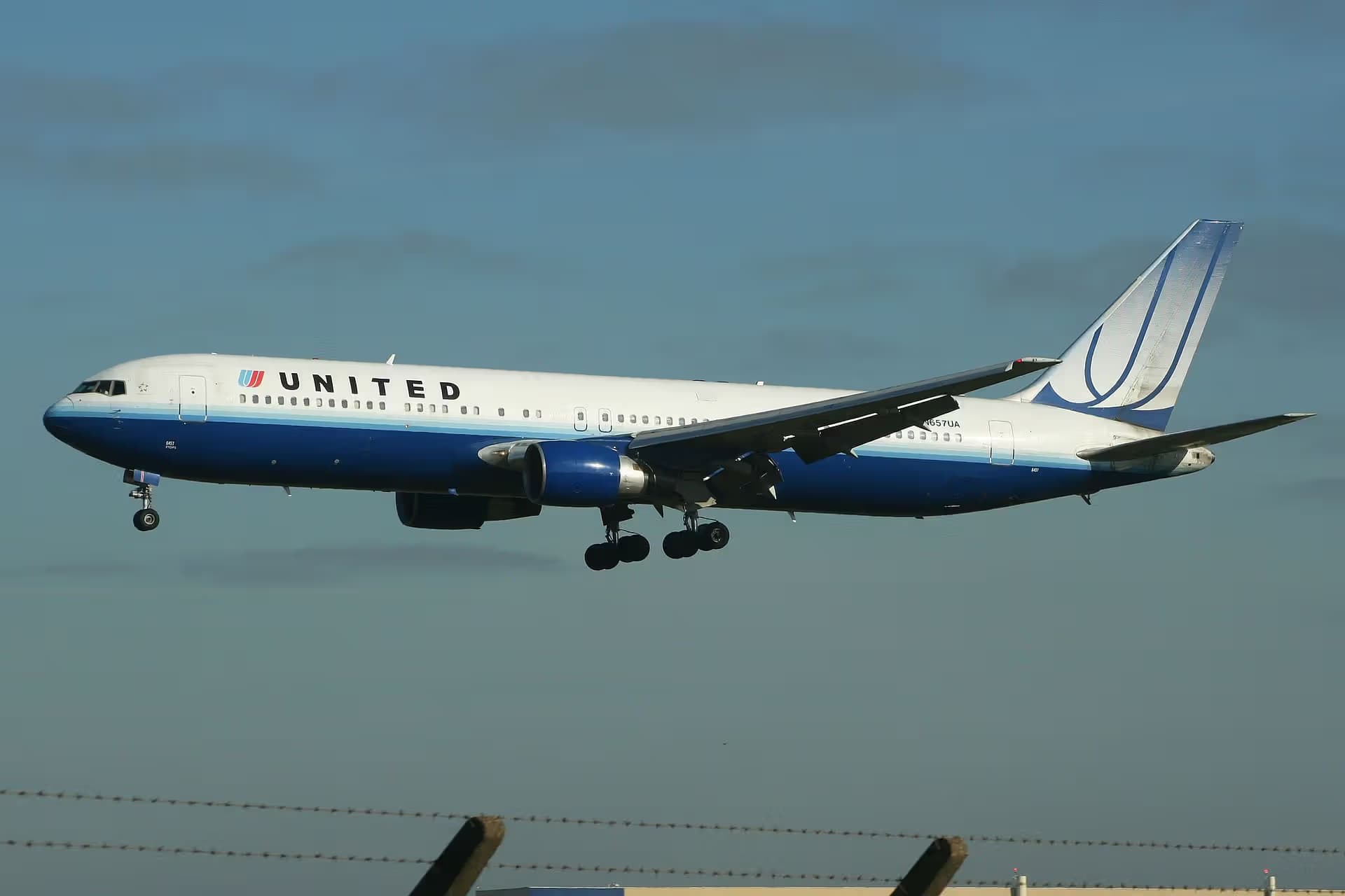 N657UA — Boeing