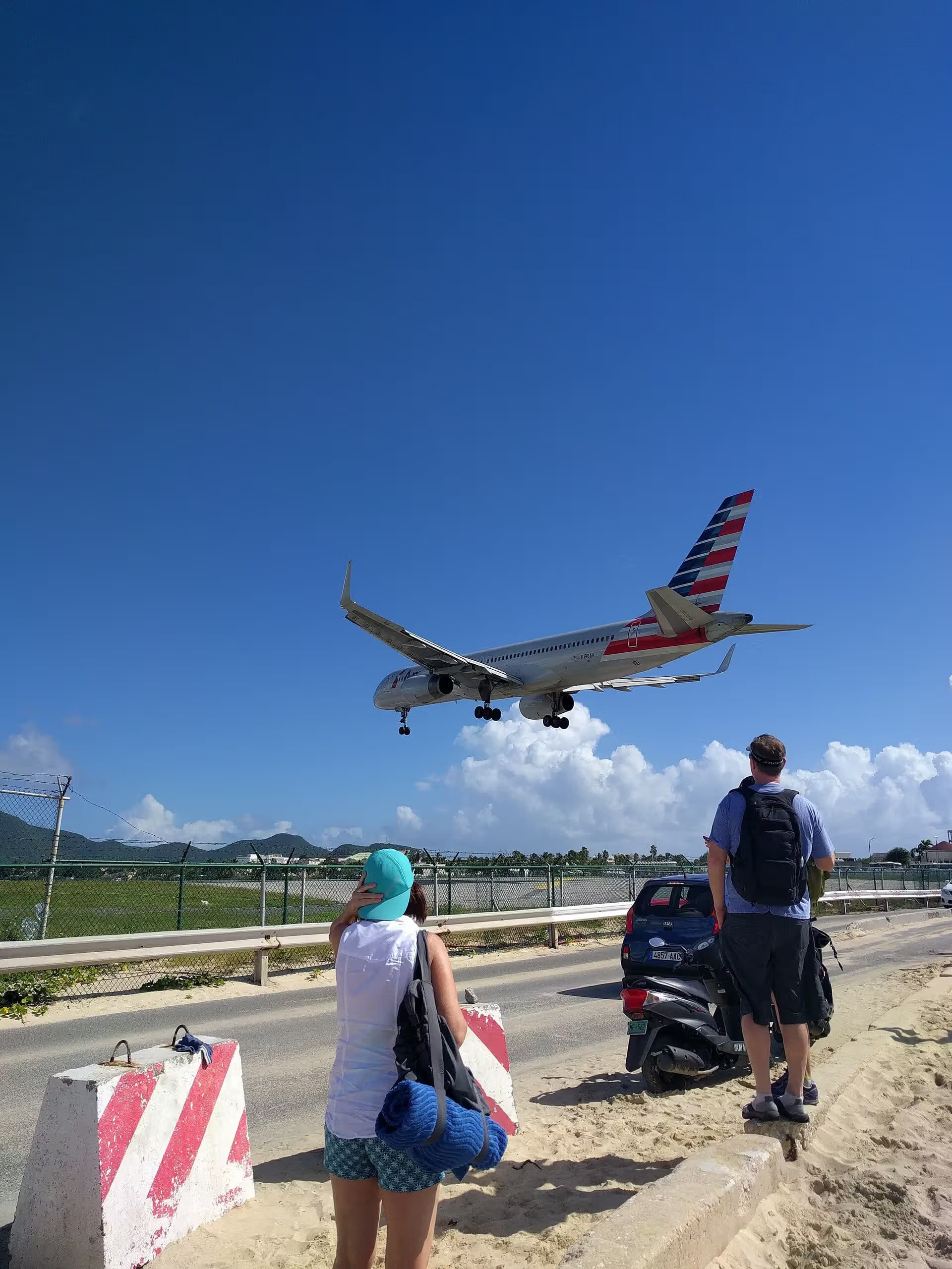 N198AA — Twin-engine aircraft
