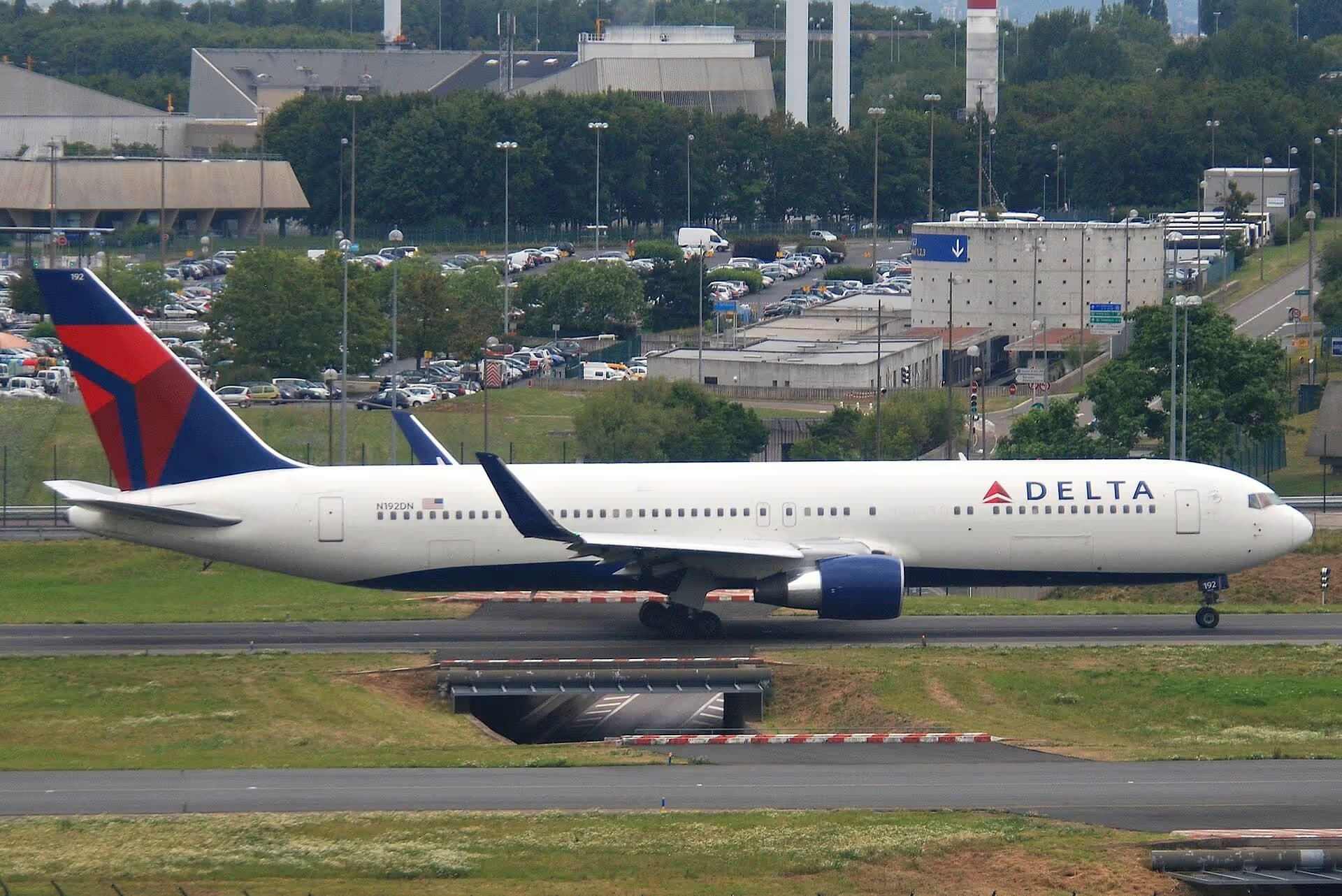 N192DN — Twin-engine aircraft