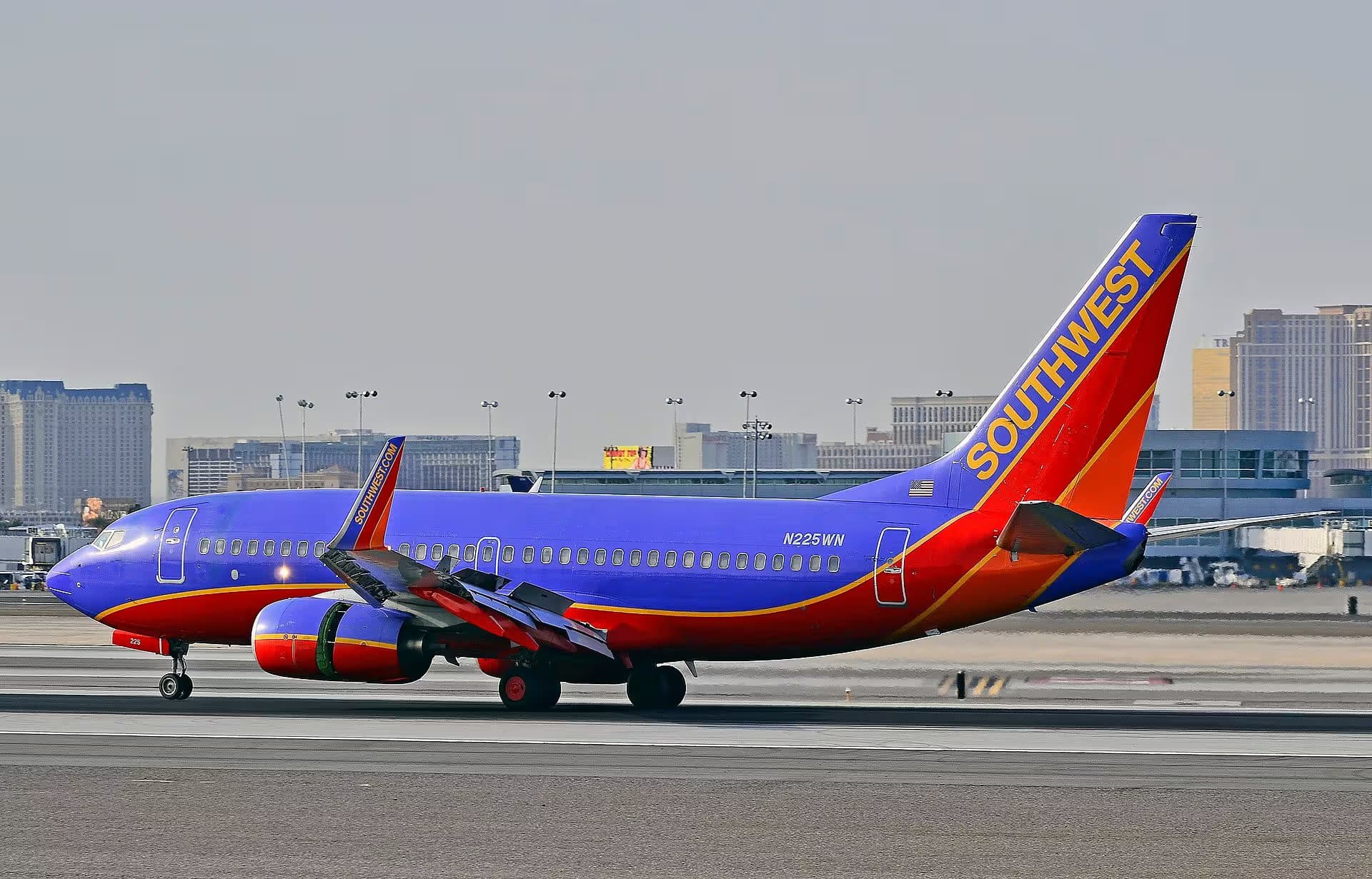 N225WN — Boeing