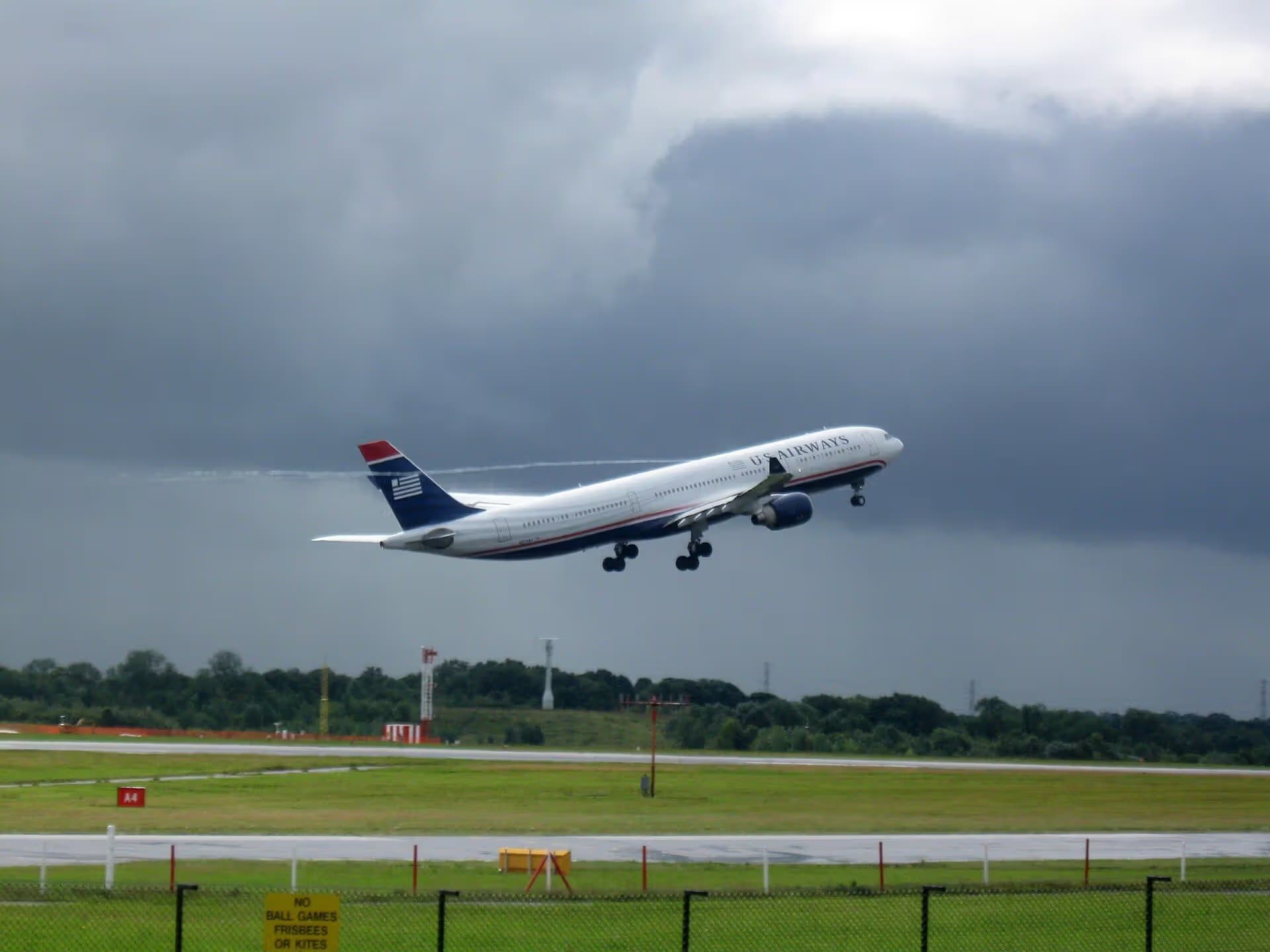 N270AY — Twin-engine aircraft