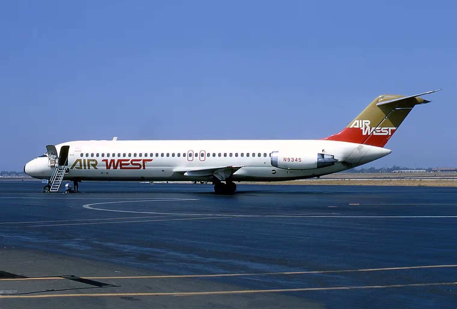 N9345 — Twin-engine aircraft