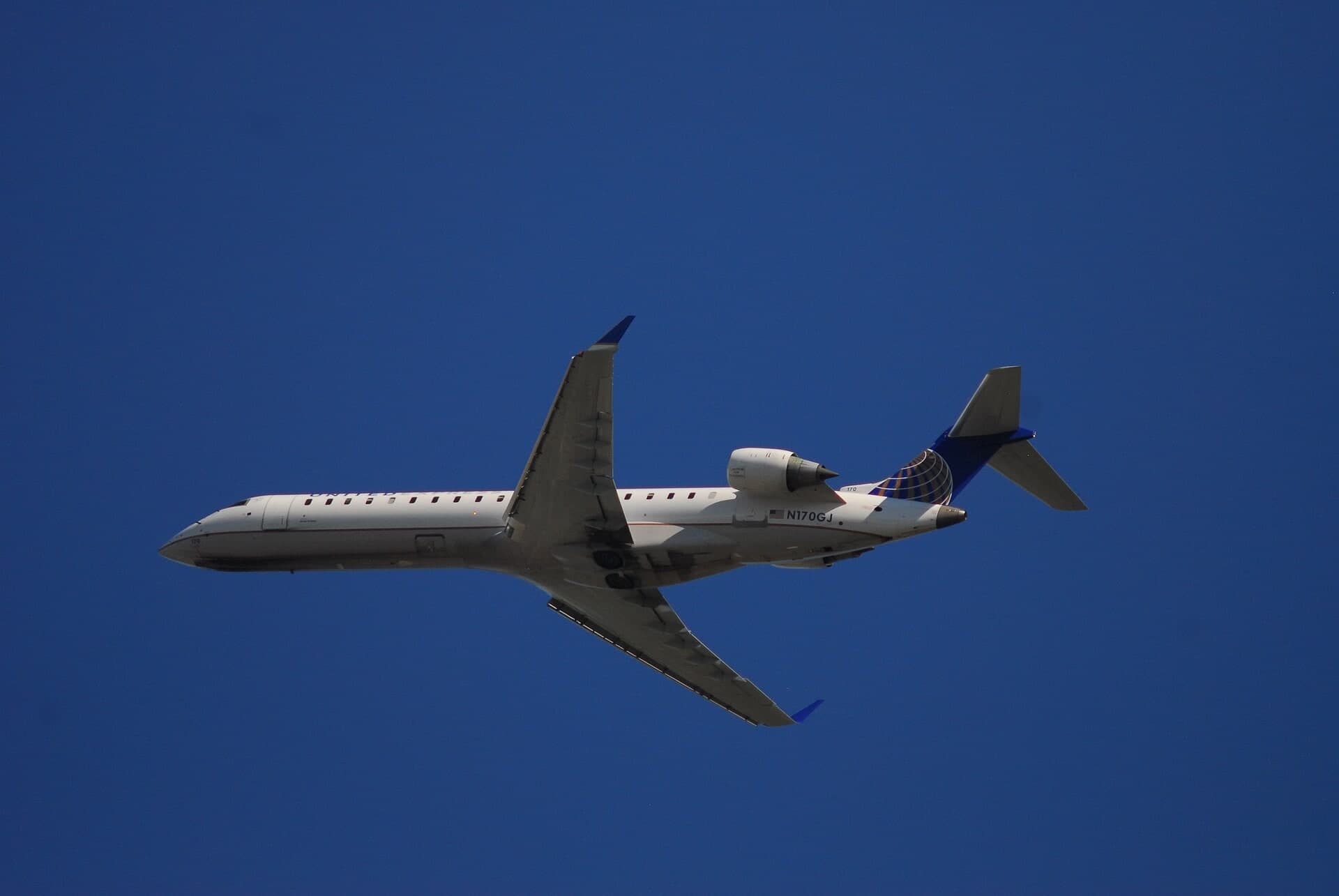 N170GJ — Twin-engine aircraft