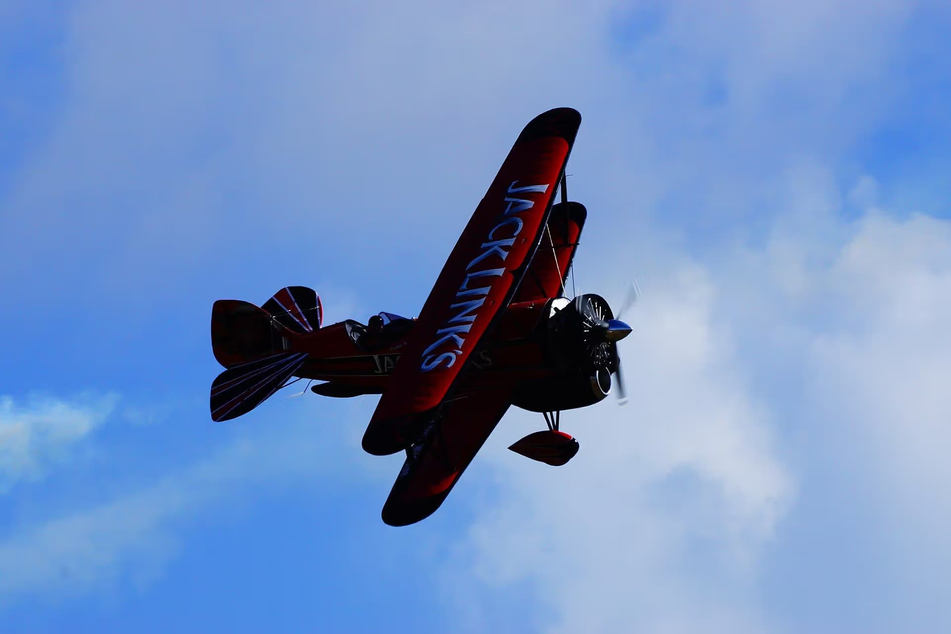 Unidentified — Single-engine aircraft