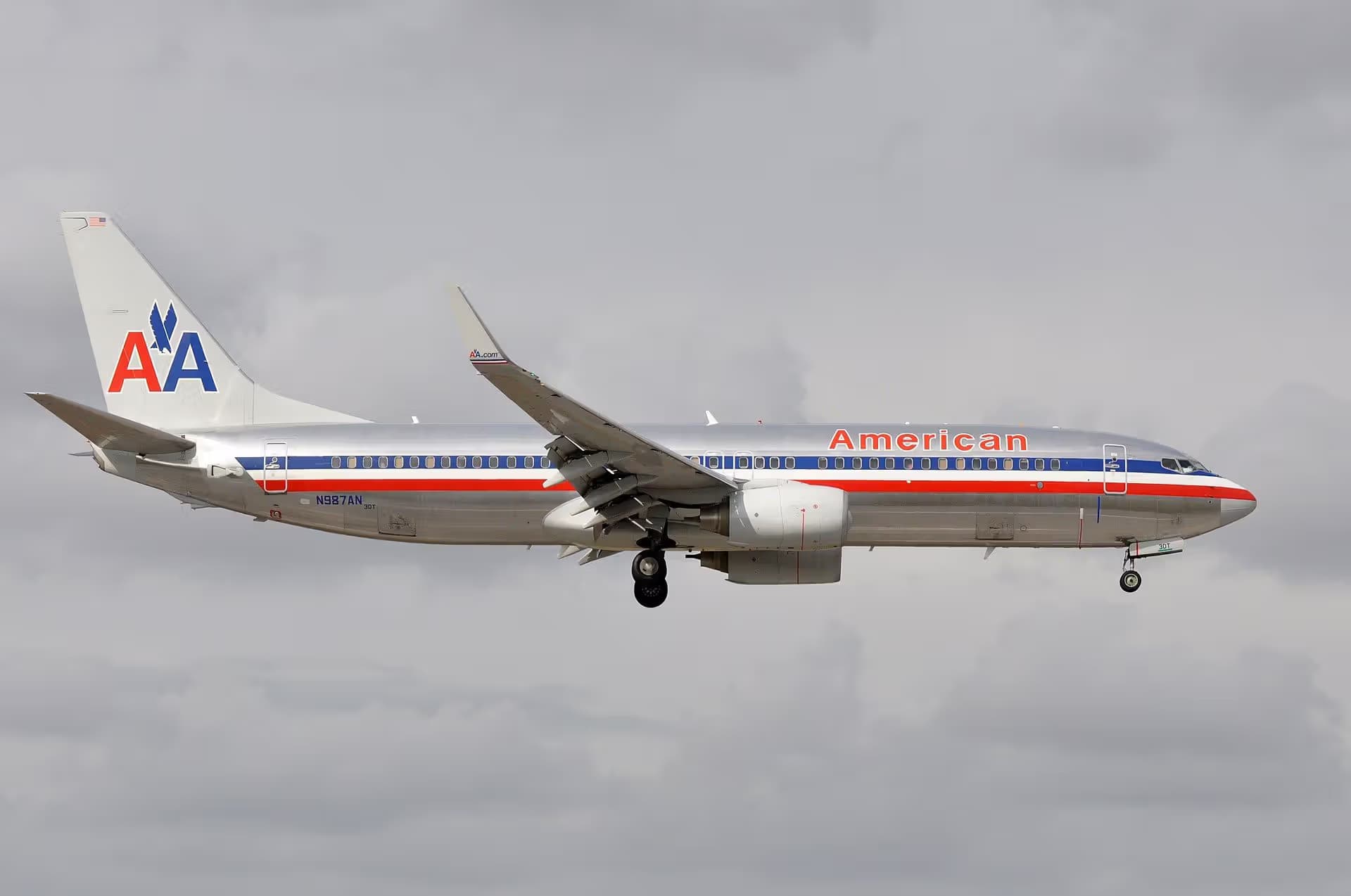 N987AN — Twin-engine aircraft