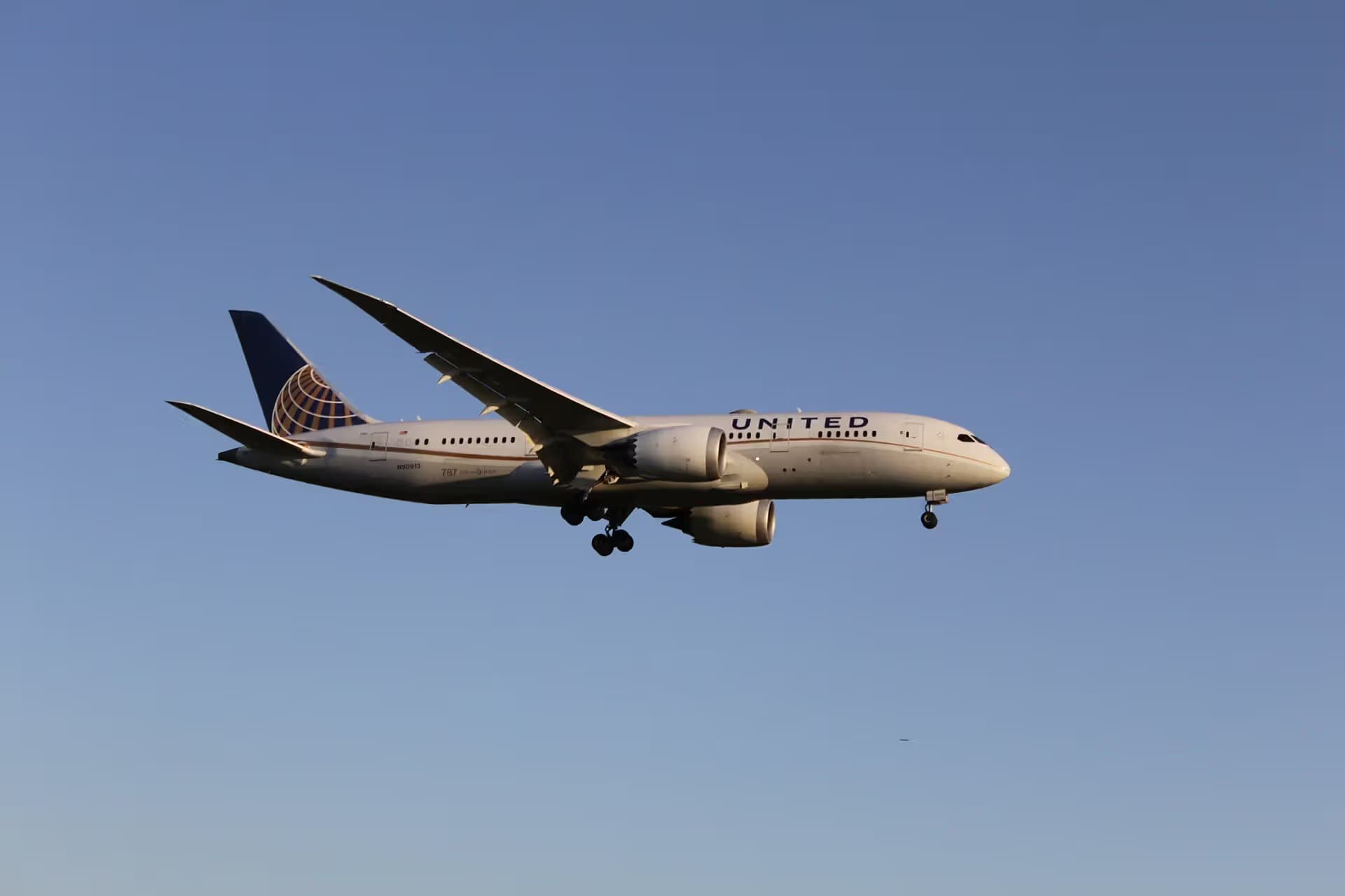 N30913 — Boeing
