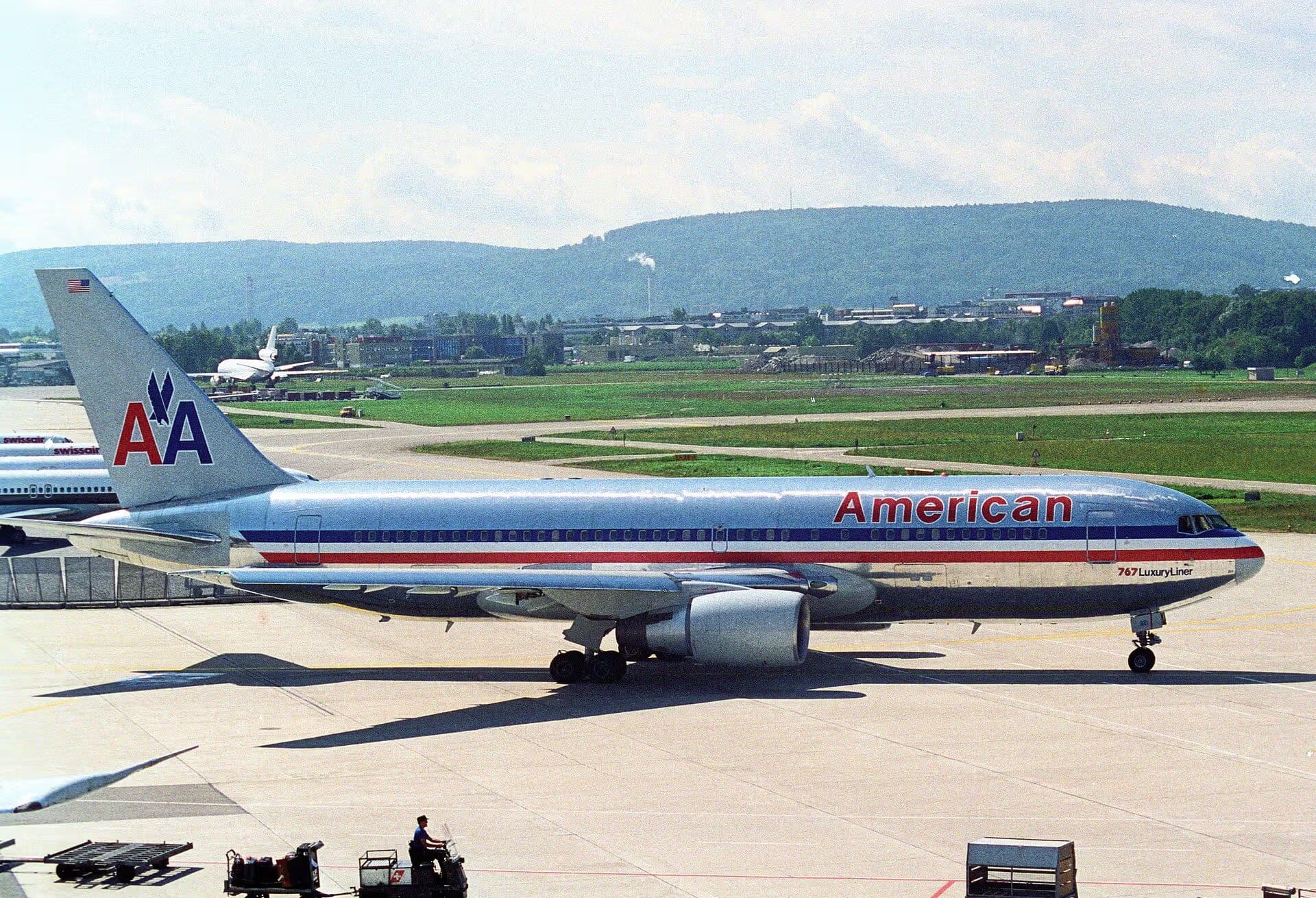 N321AA — Boeing