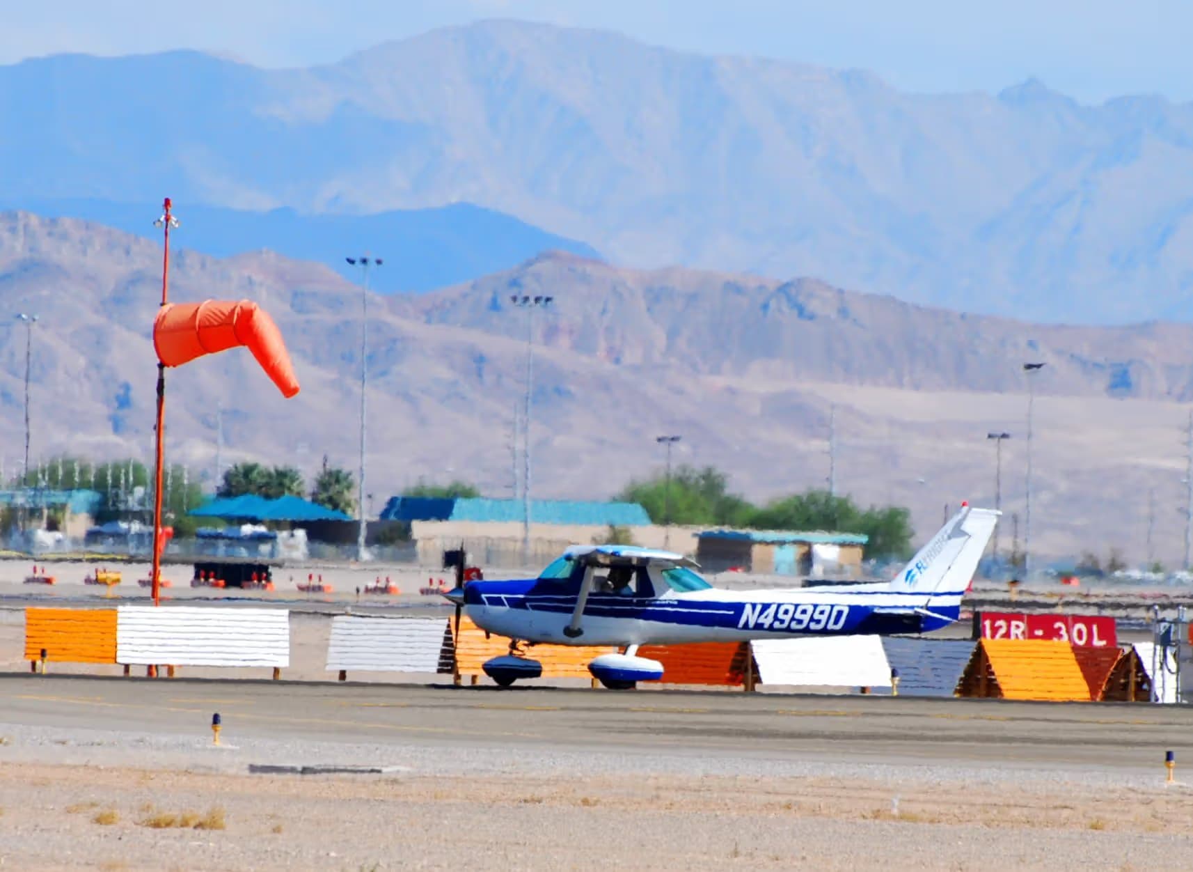 N49990 — Single-engine aircraft