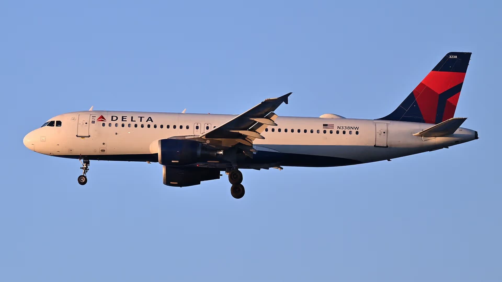 N338NW — Airbus