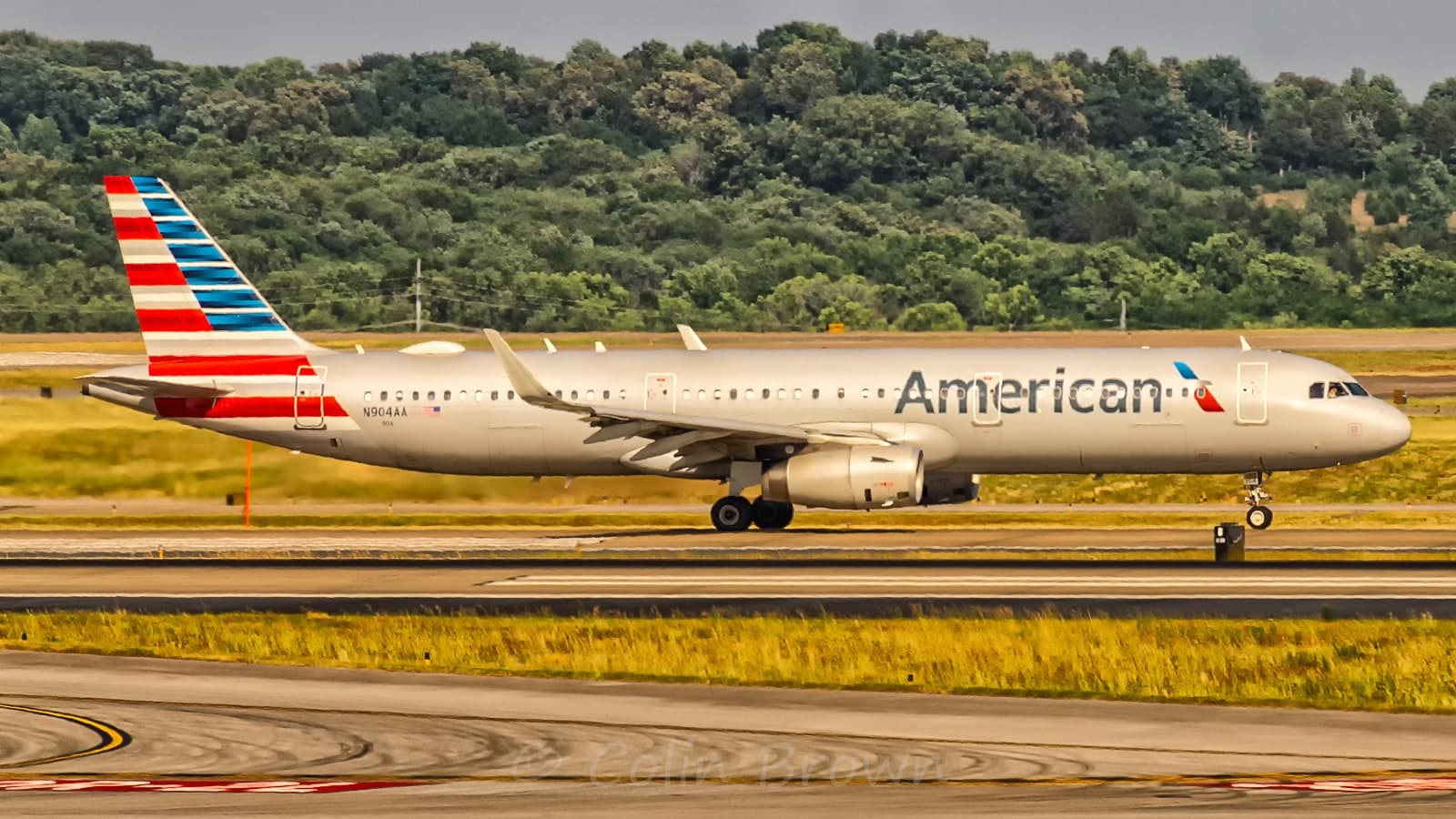 N904AA — Airbus