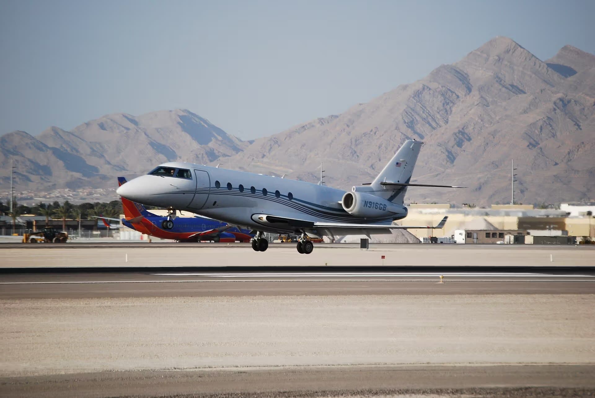 N916GB — Business jet