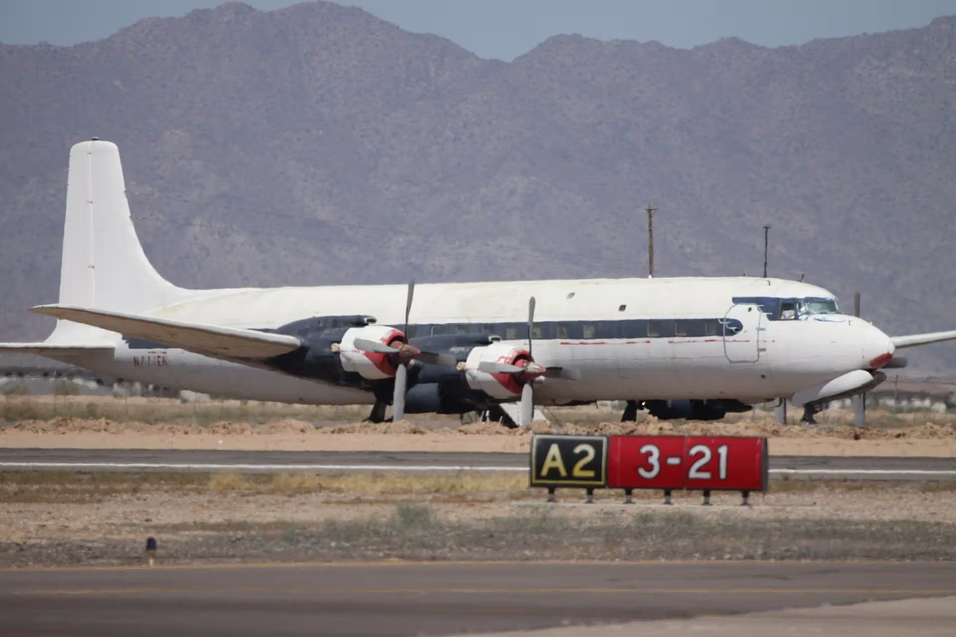 N777EA — Douglas