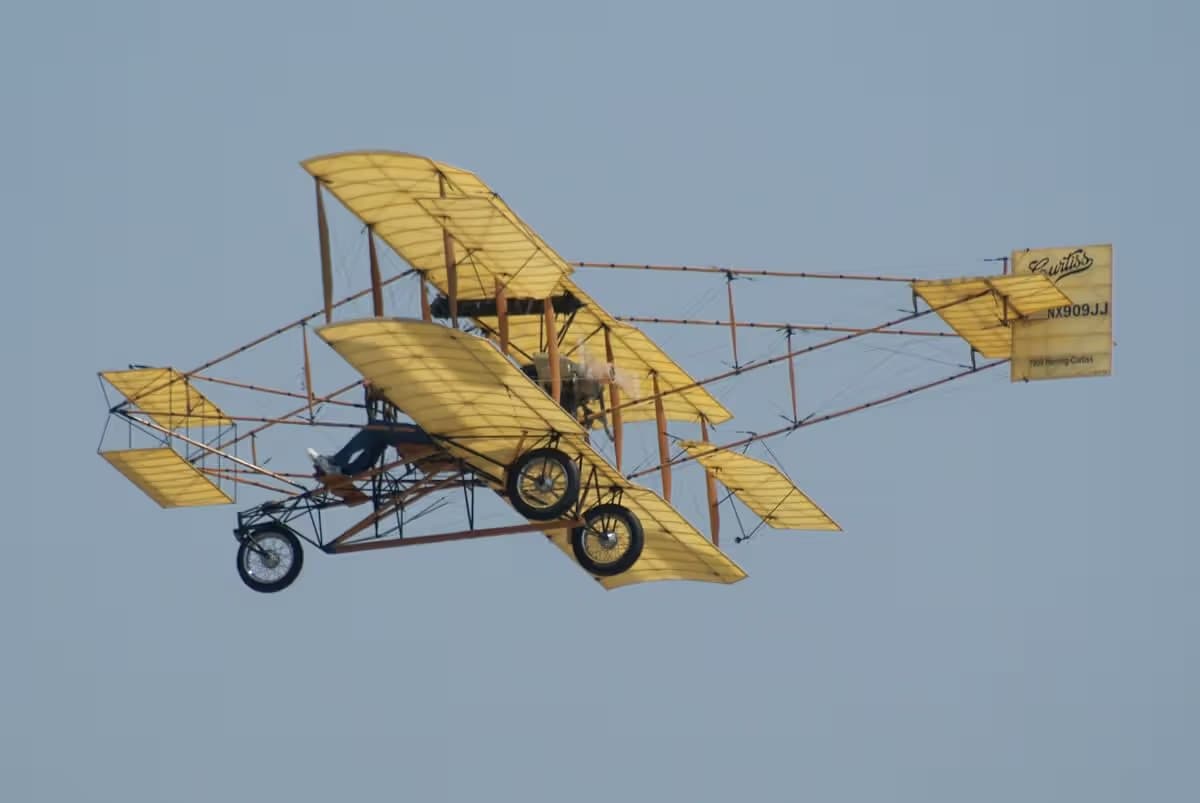 Unidentified — Aircraft