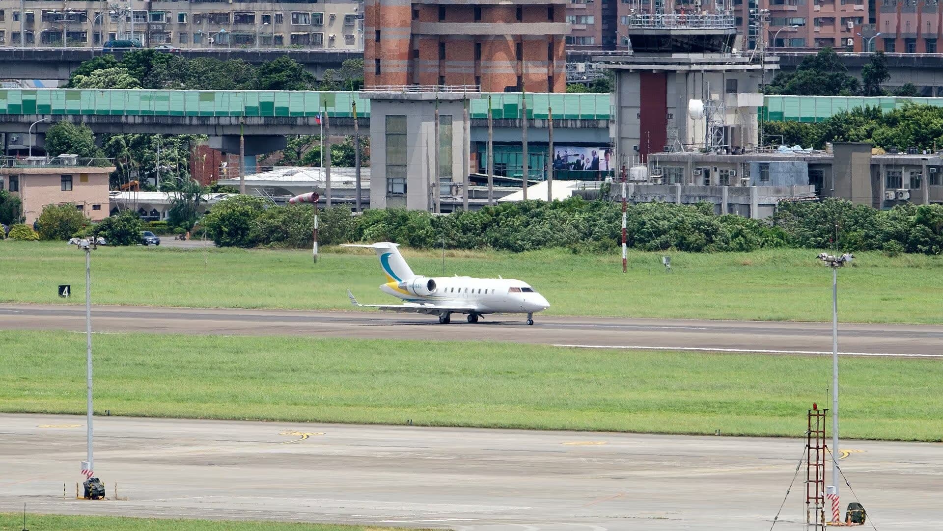 N818AC — Business jet