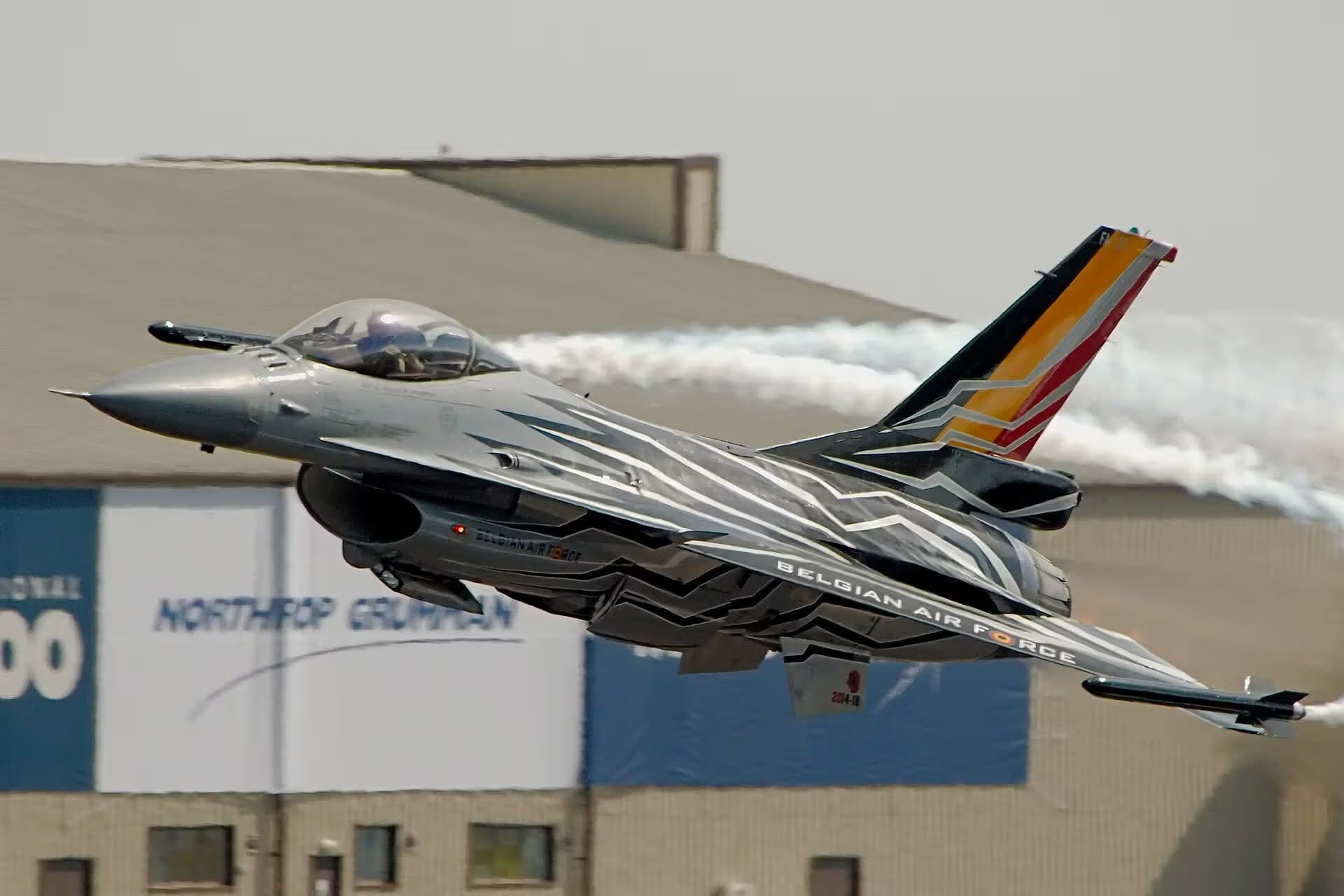Unidentified — Single-engine aircraft