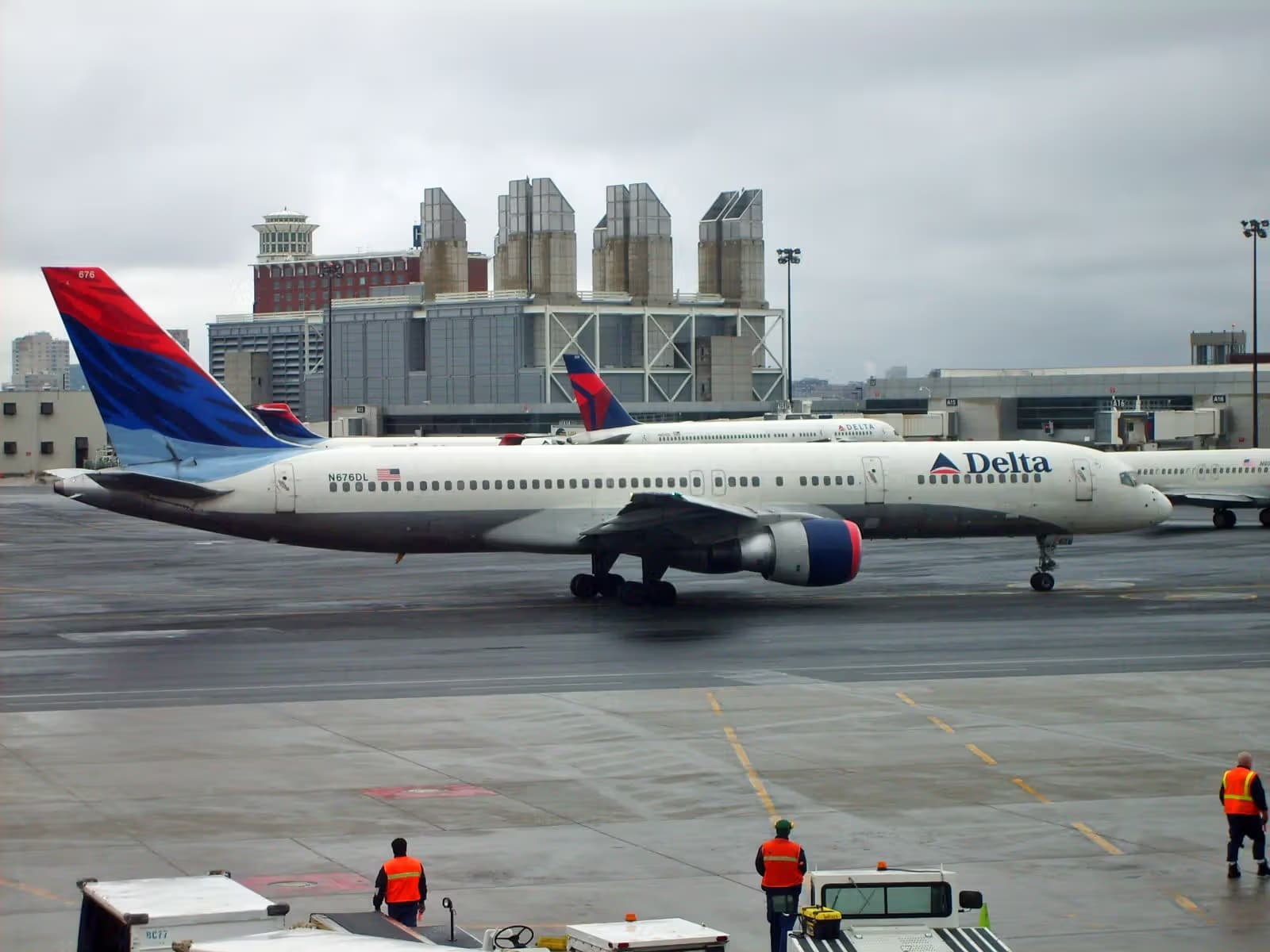 N676DL — Boeing