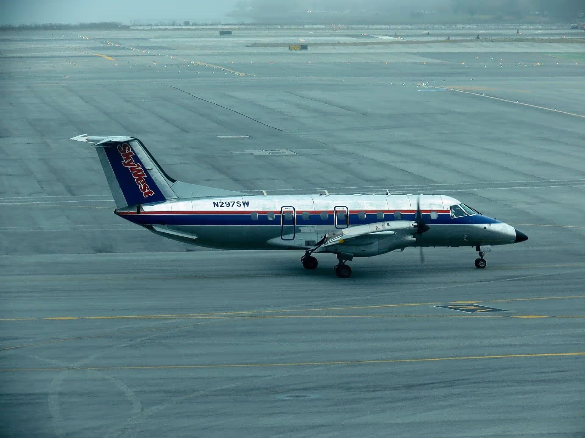 N297SW — Embraer