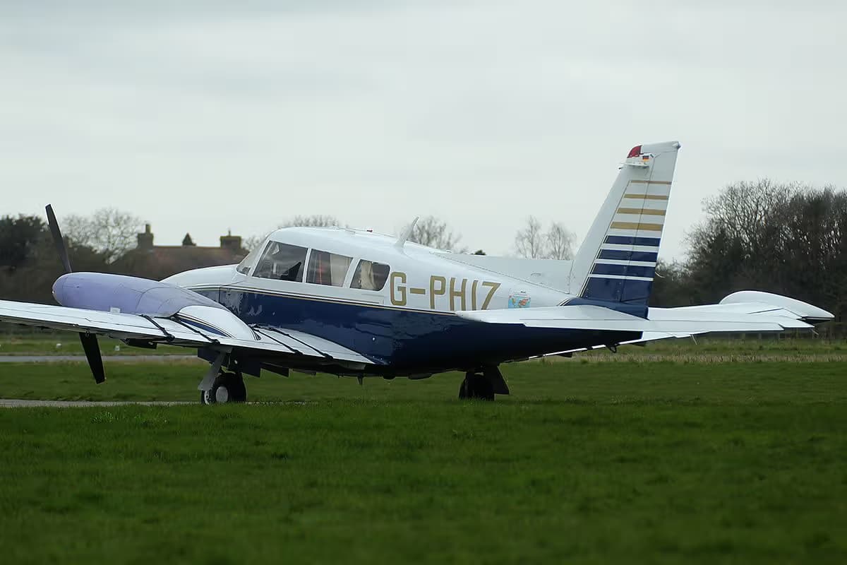 G-PHIZ — Piper