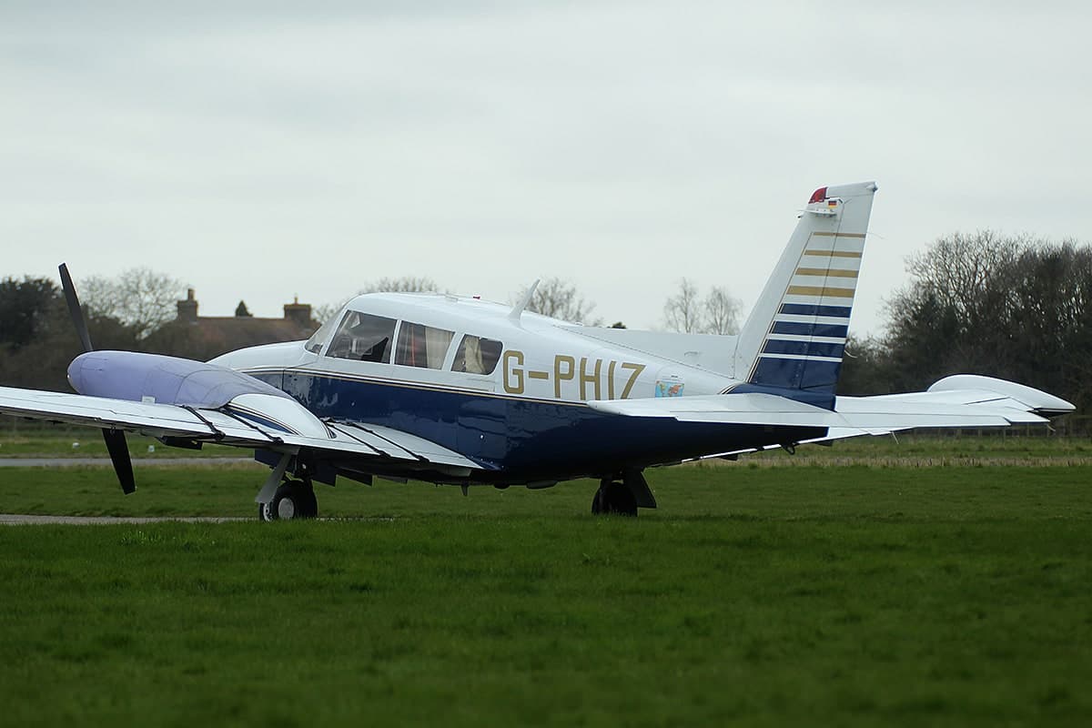 G-PHIZ — Piper