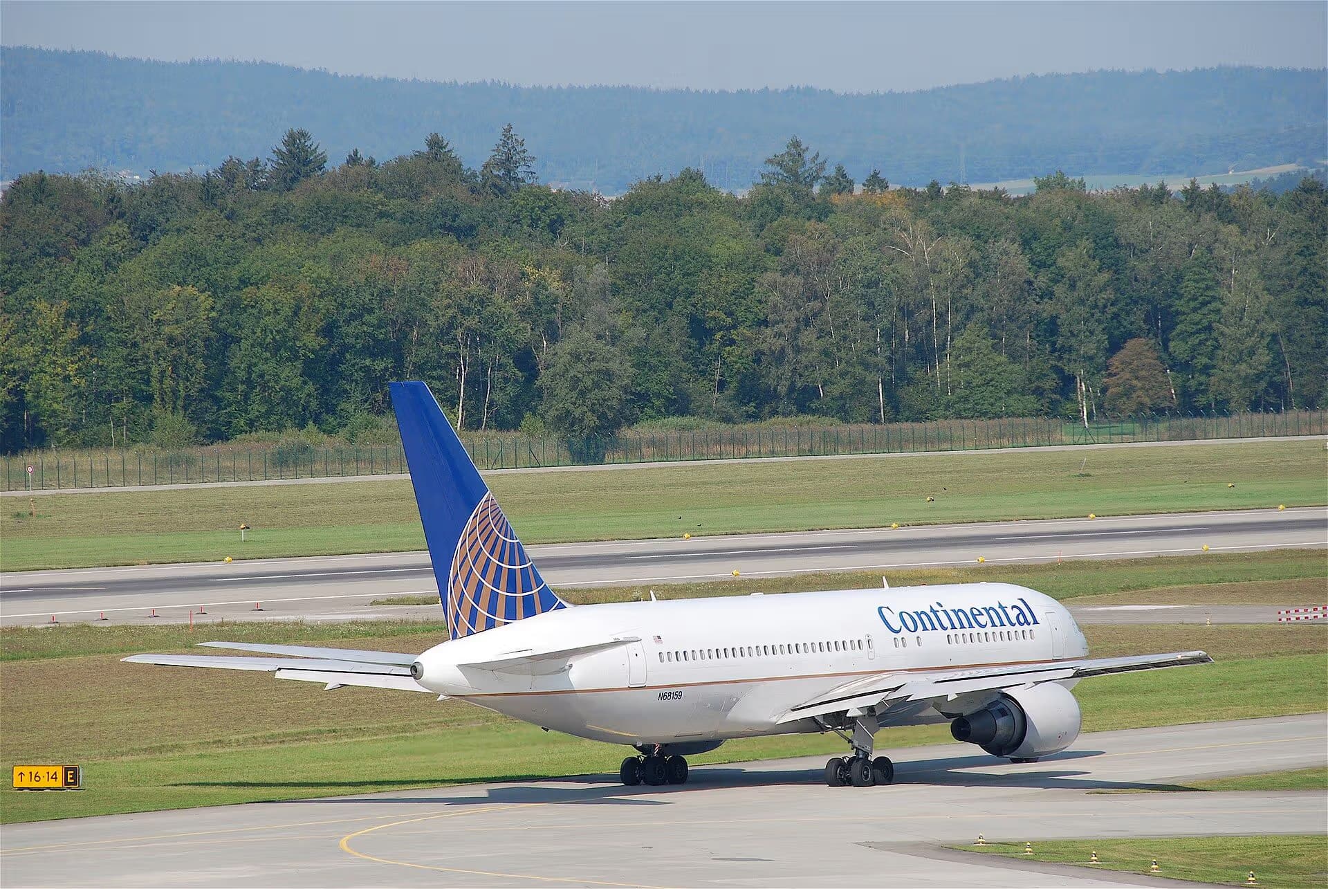N68159 — Twin-engine aircraft