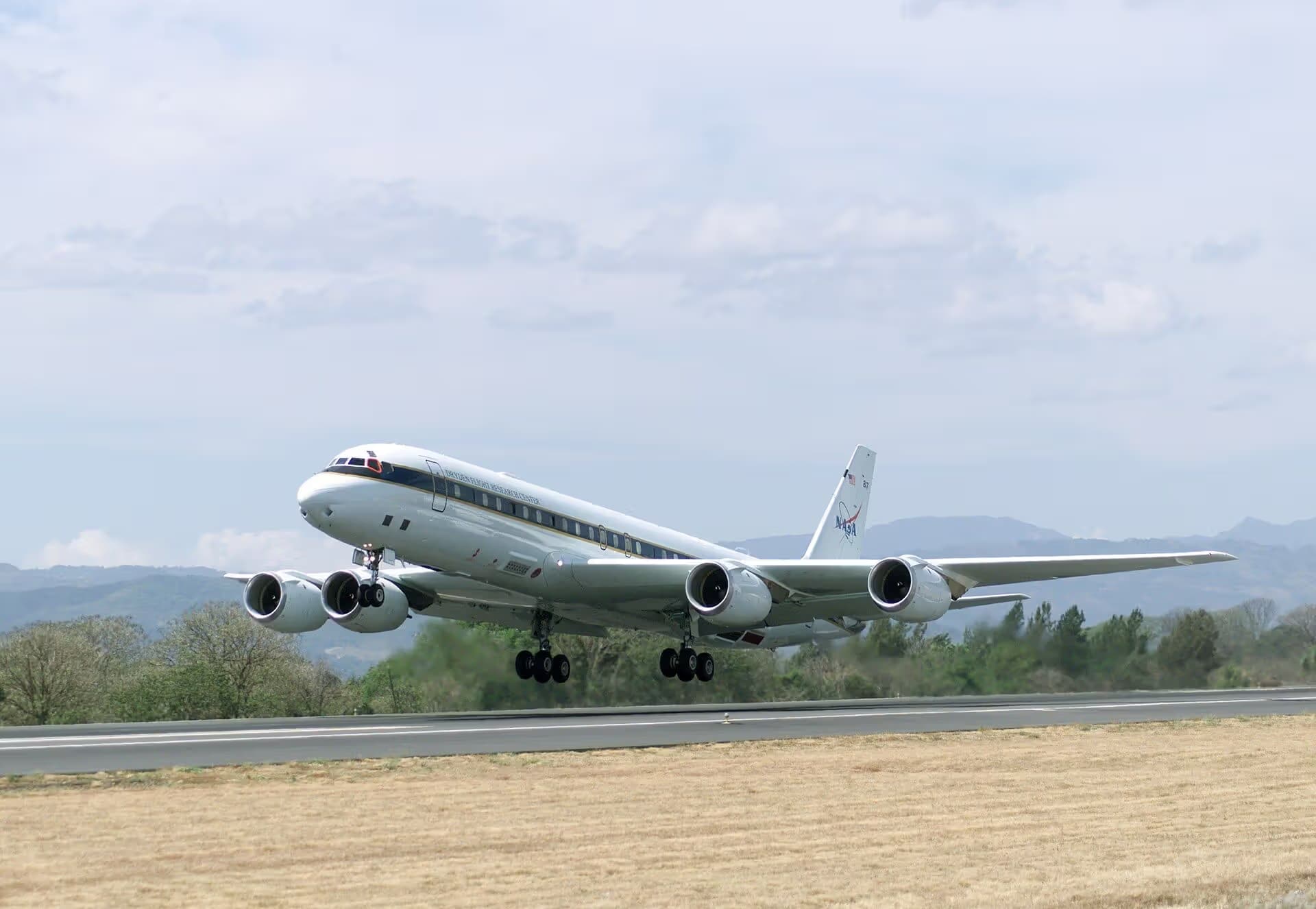 N817NA — Douglas