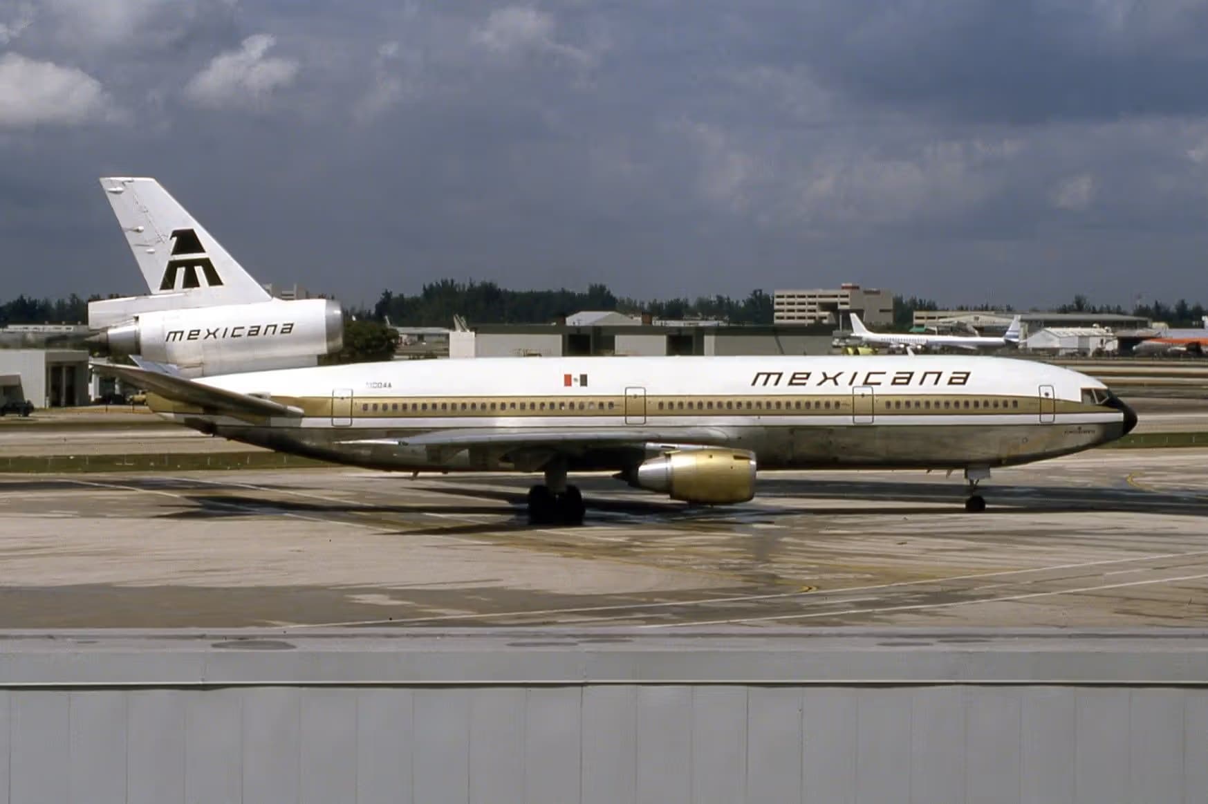 N1004A — Aircraft