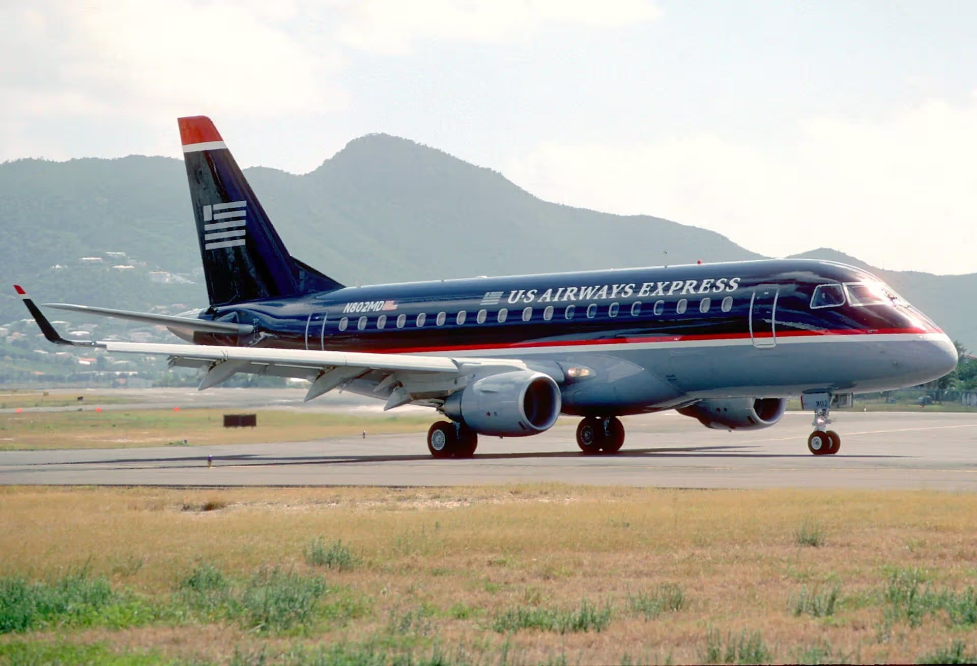 N802MD — Embraer