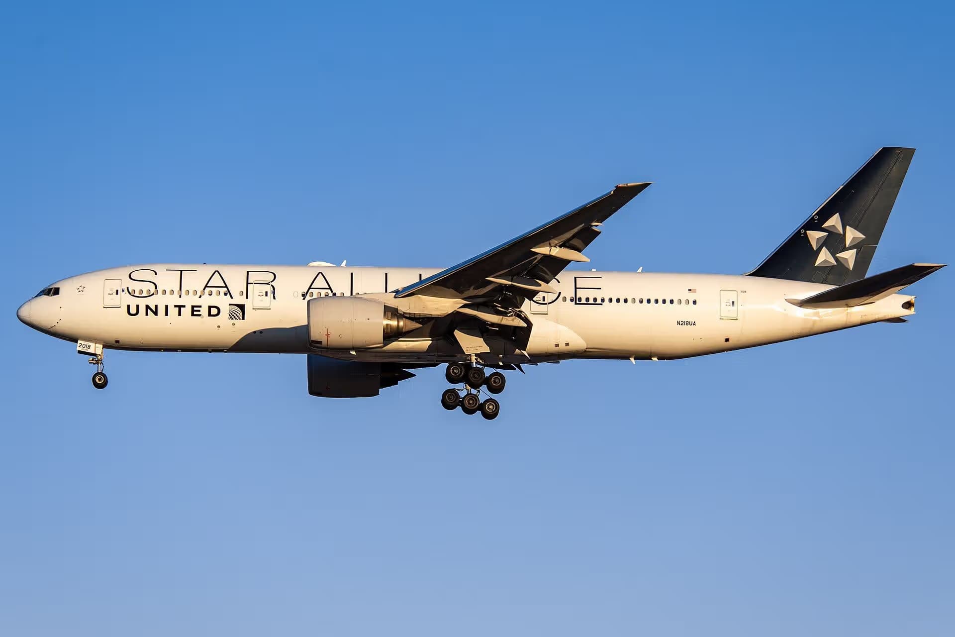N218UA — Boeing