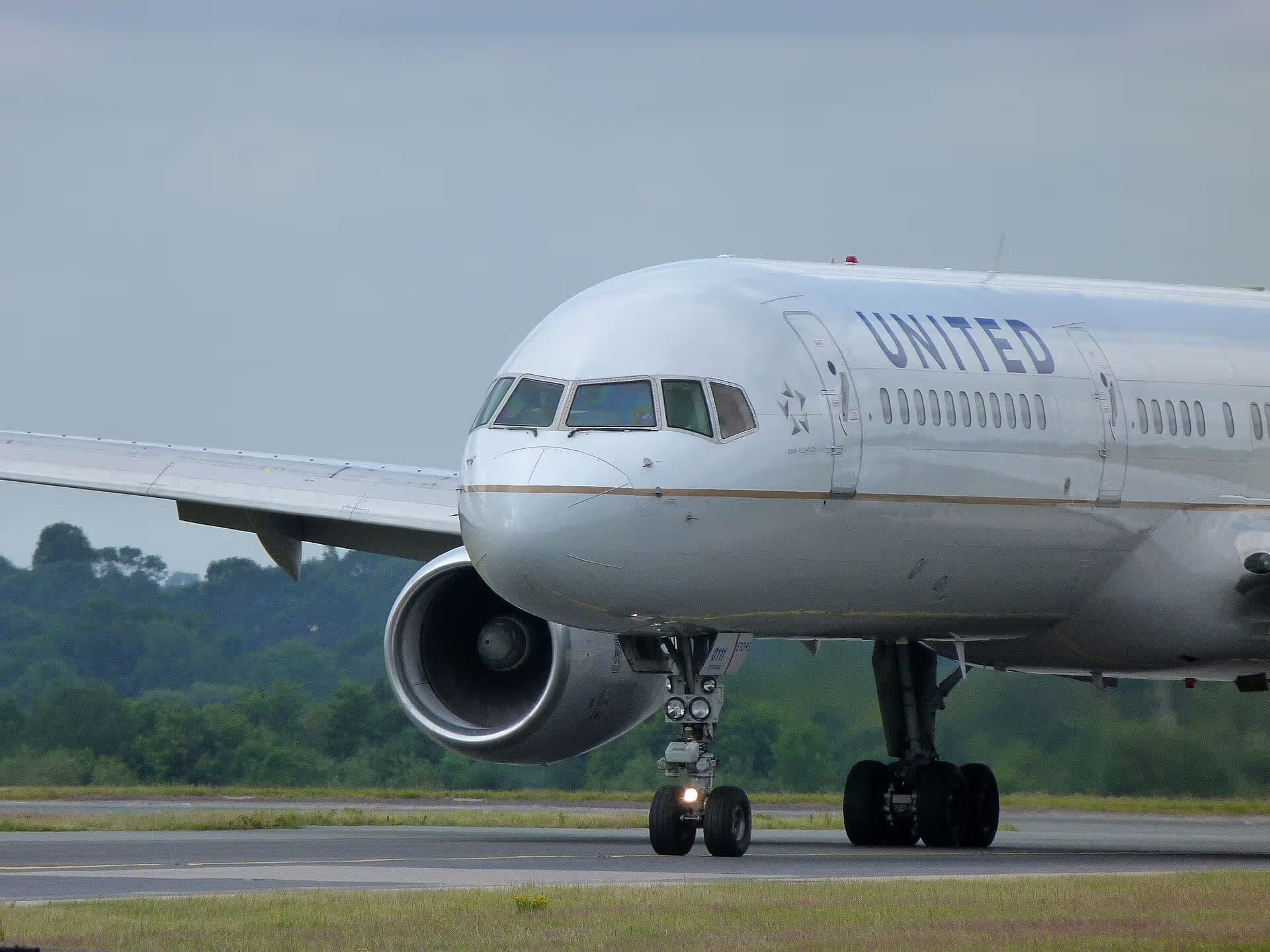 N57111 — Twin-engine aircraft at Manchester Airport