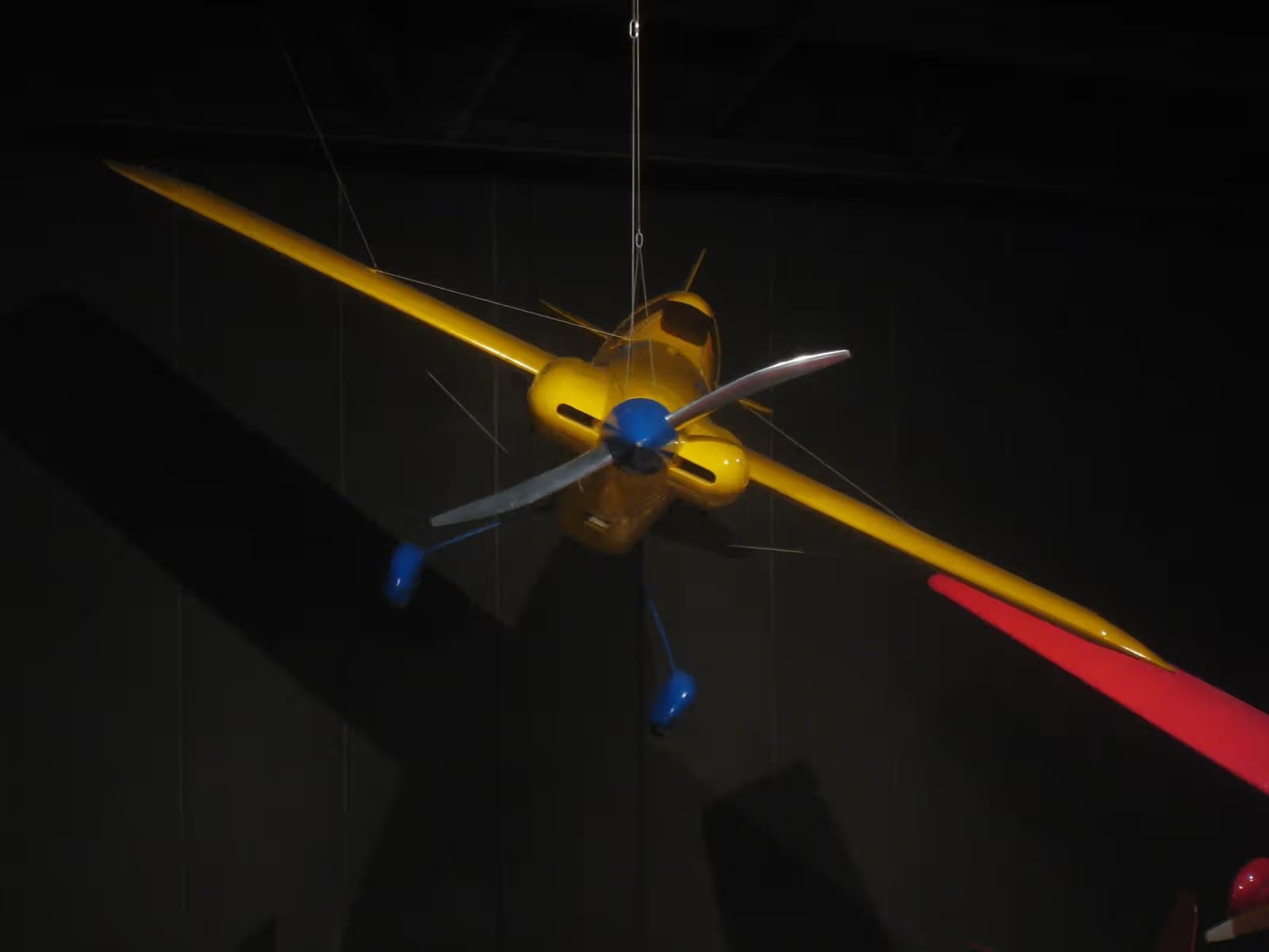 Unidentified — Single-engine aircraft