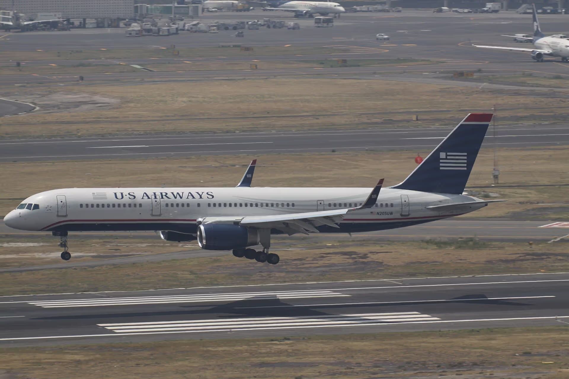 N205UW — Boeing