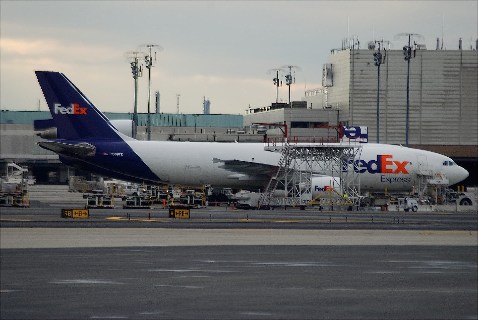 N669FE — Airbus