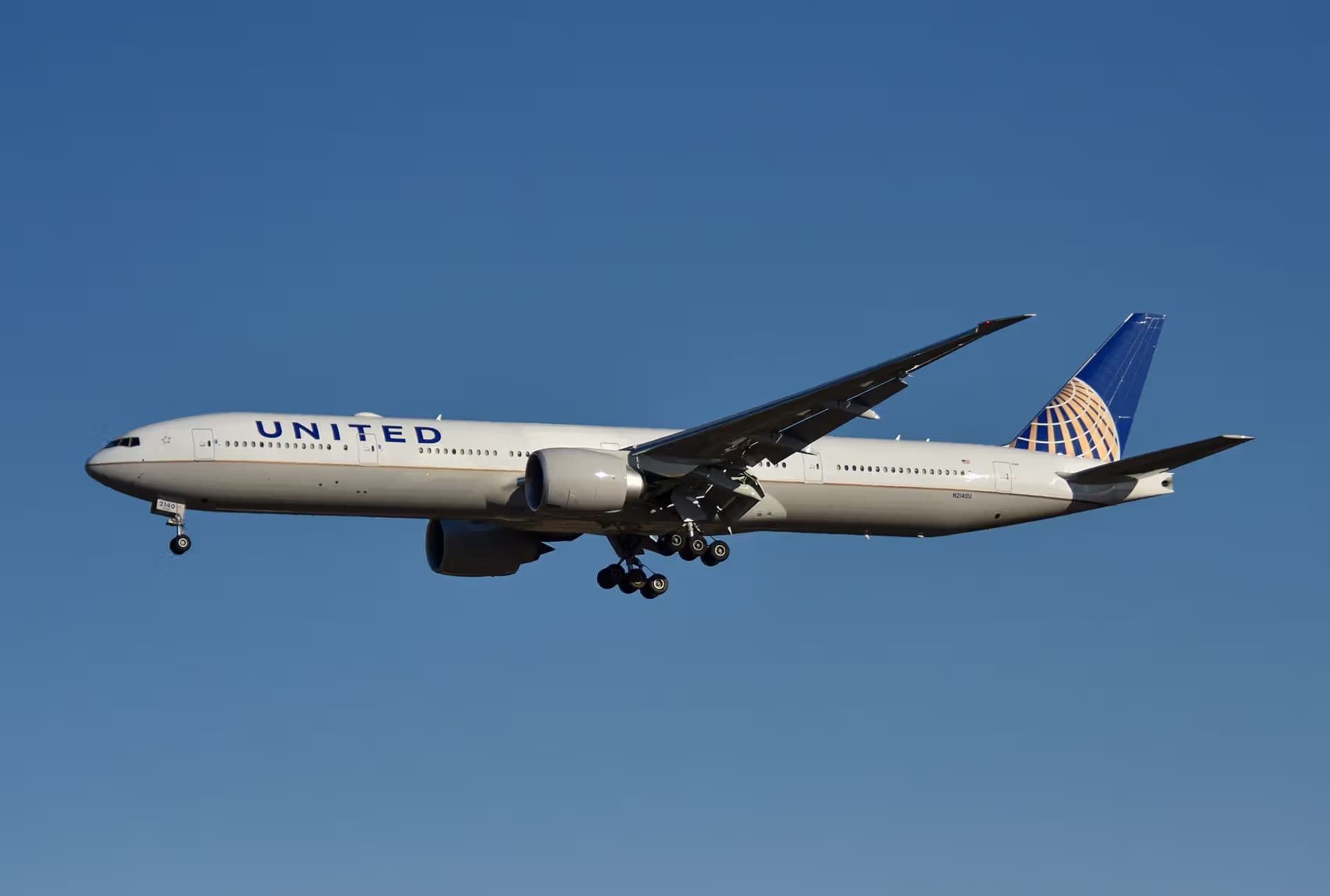 N2140U — Boeing