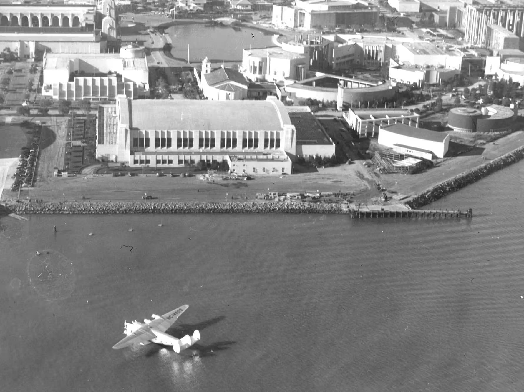 Unidentified — Aircraft
