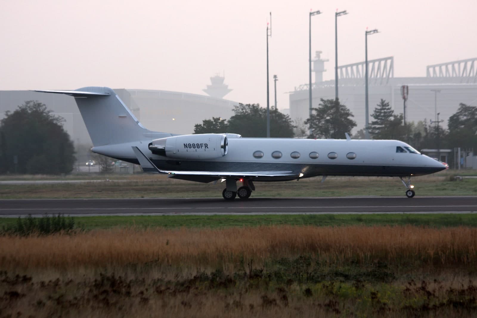 N888FR — Business jet