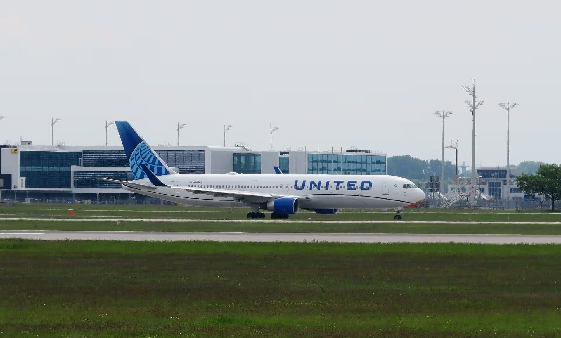 N659UA — Boeing