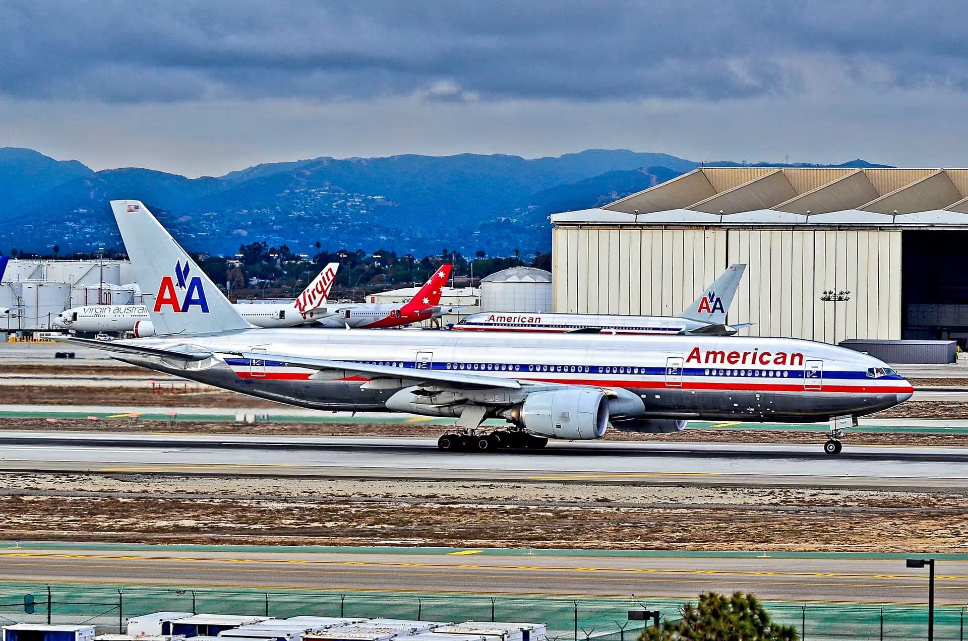 N755AN — Twin-engine aircraft