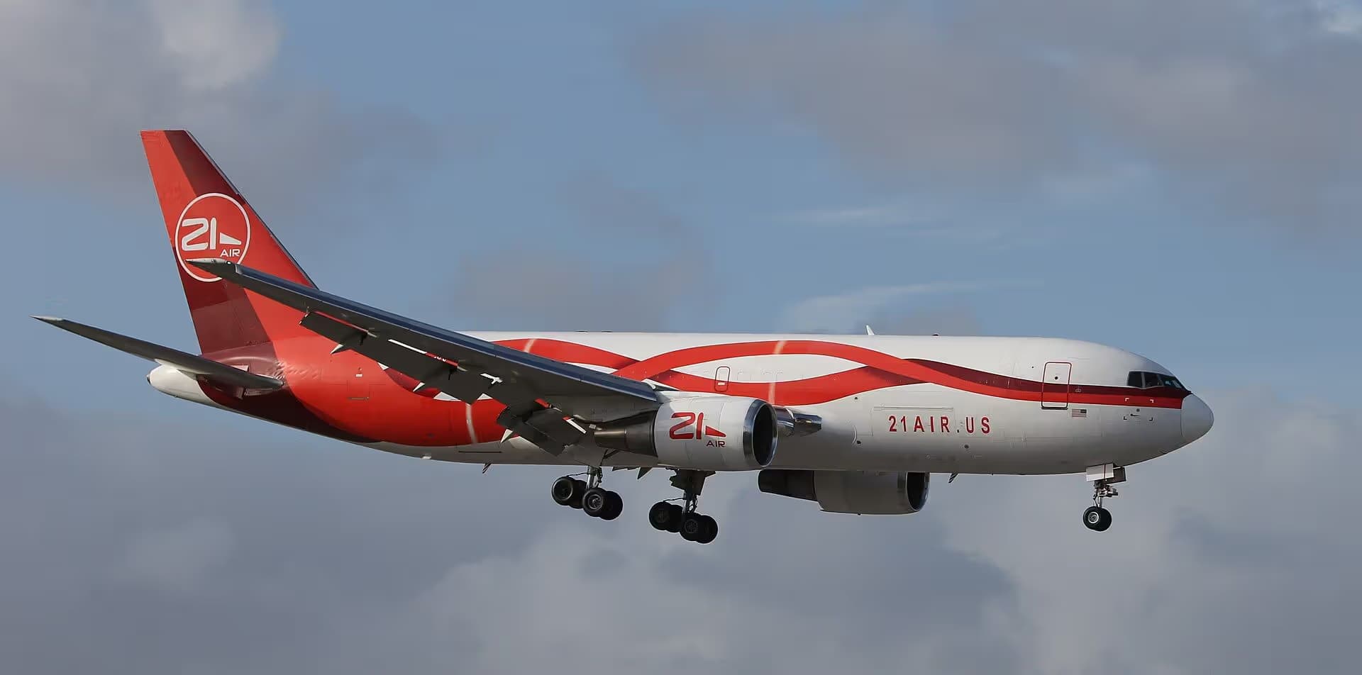 N881YV — Twin-engine aircraft