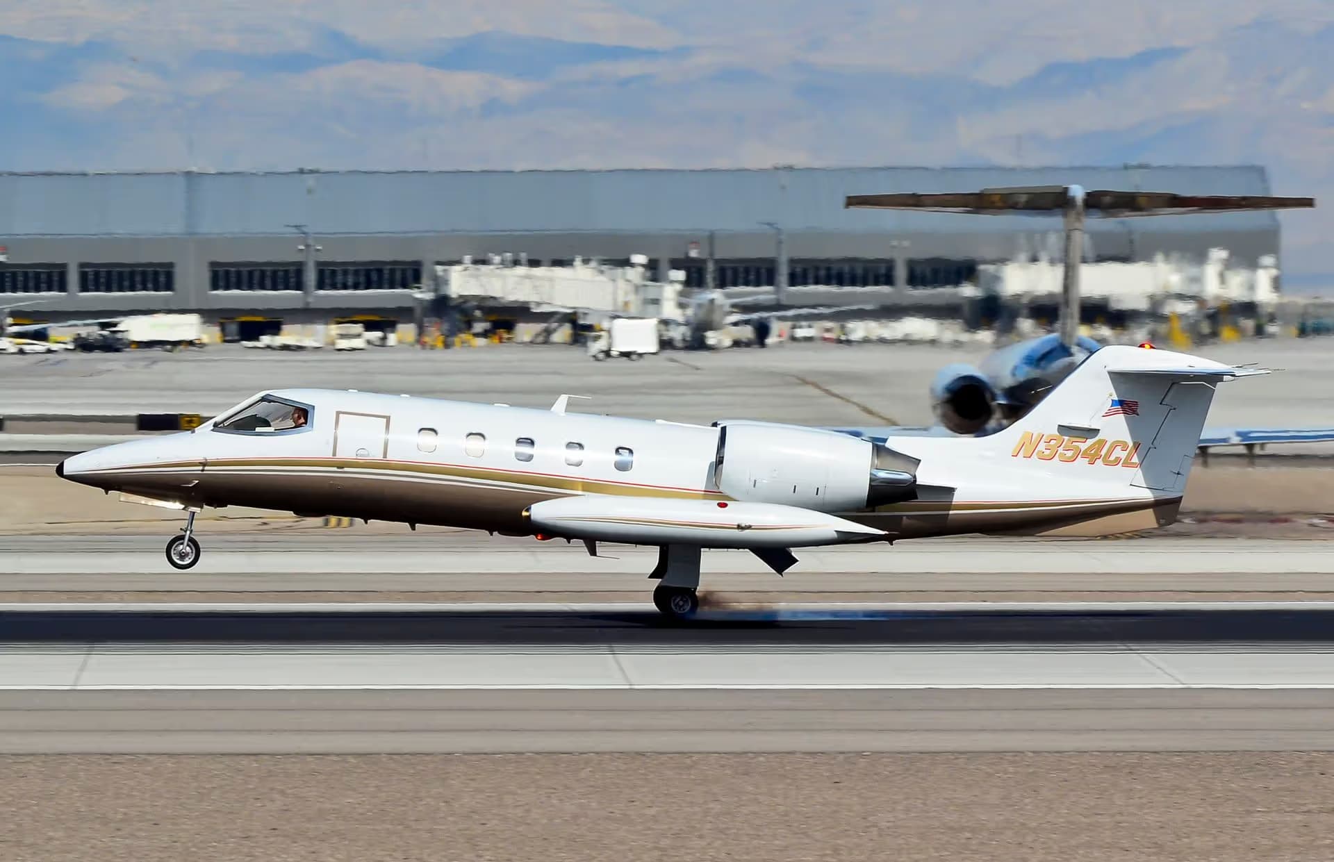 N354CL — Business jet