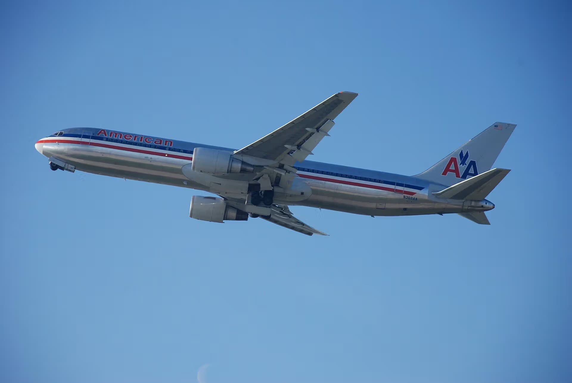 N362AA — Boeing