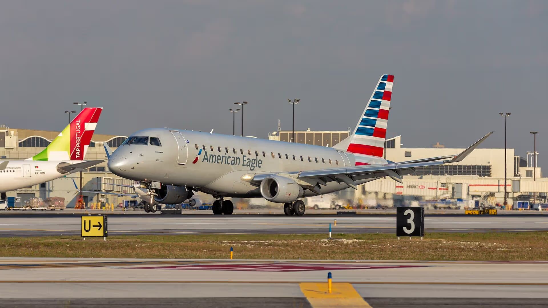 N443YX — Embraer