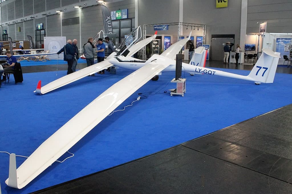 LY-GQT — Aircraft