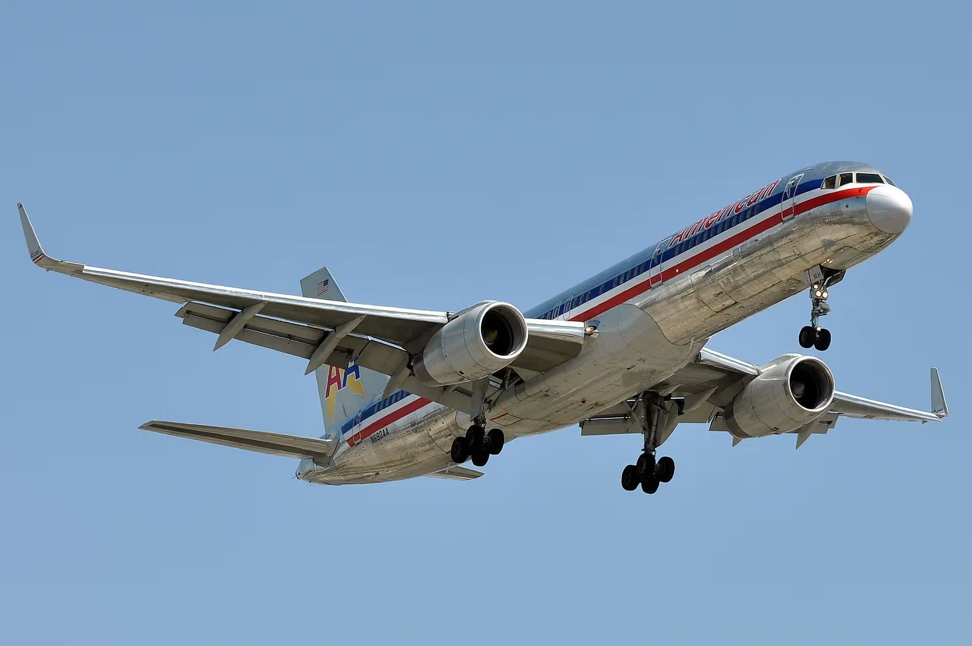 N690AA — Boeing